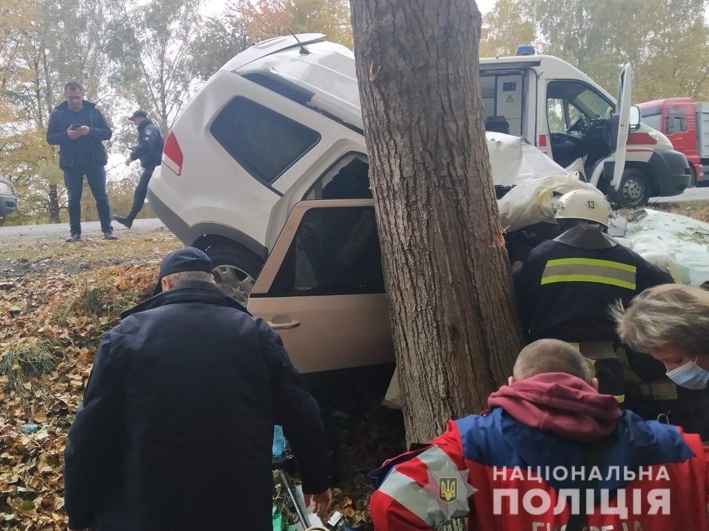 В Гайсинському районі розбився водій позашляховика з Одеси. Пасажирку рятують лікарі