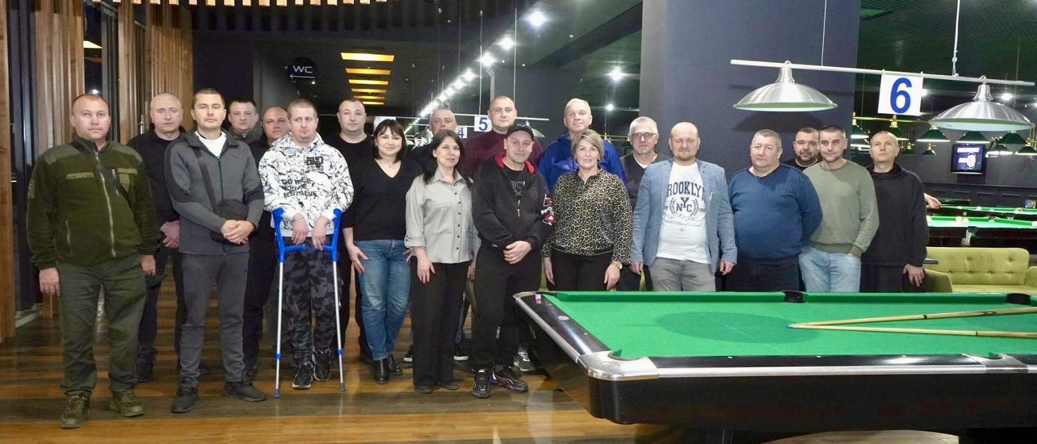 Для ветеранів з «Муніципальної варти» організували похід у більярд