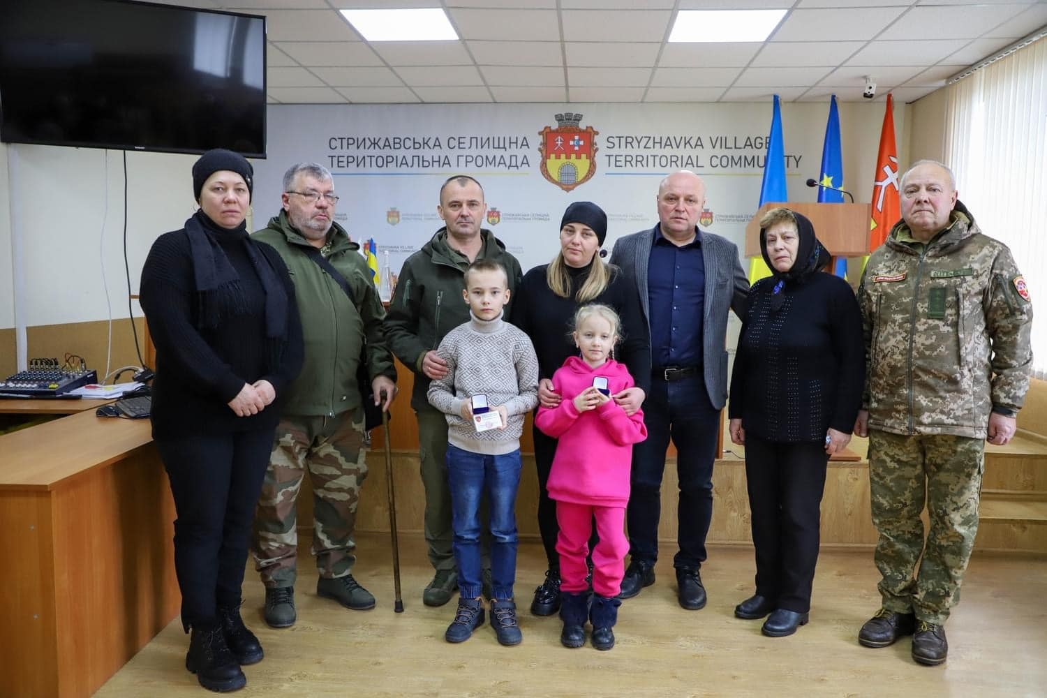 Діткам загиблого Героя зі Стрижавки подарували оберіг "Батьківське серце"