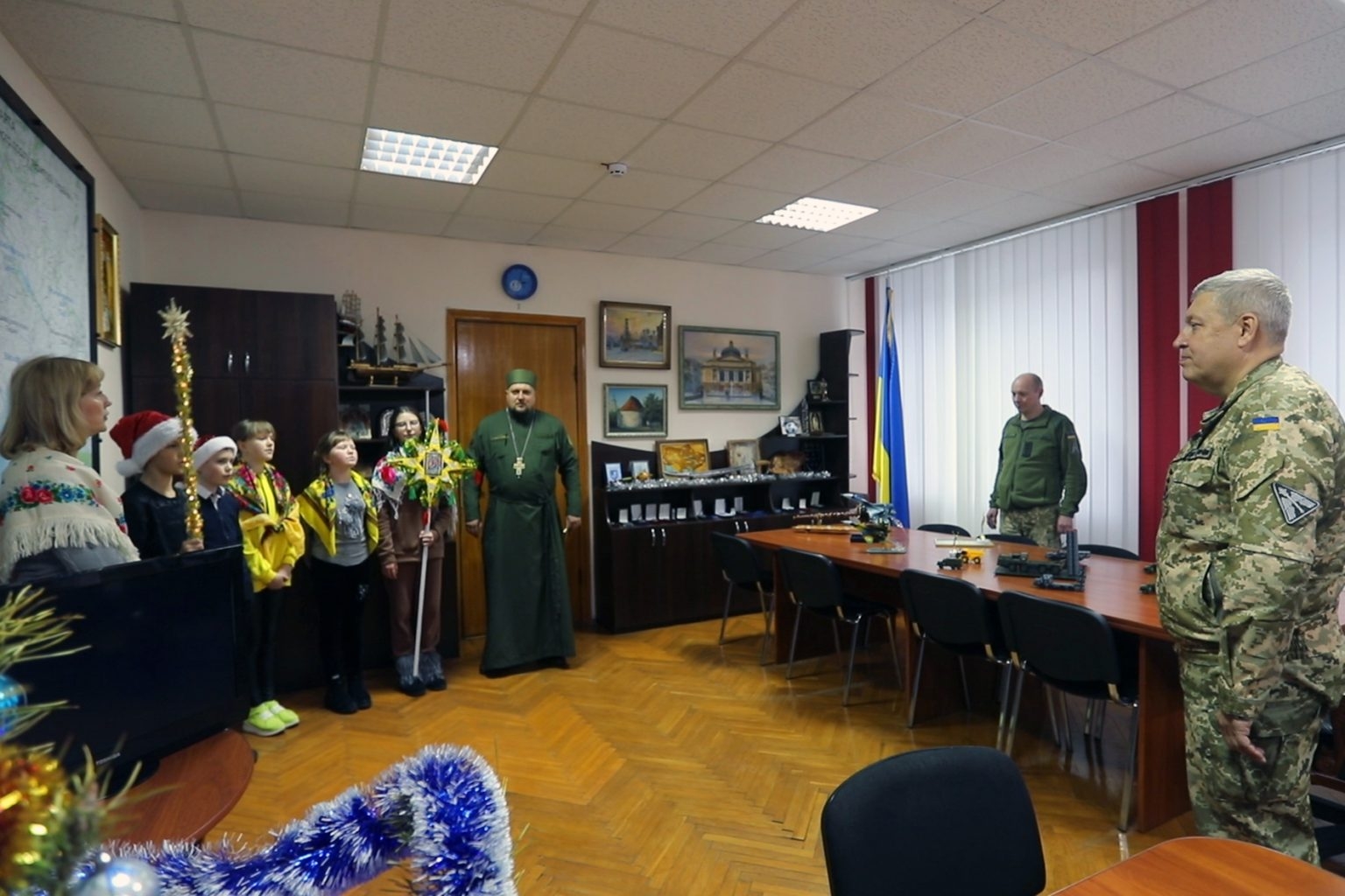 Вінницькі школярі заколядували для захисників неба