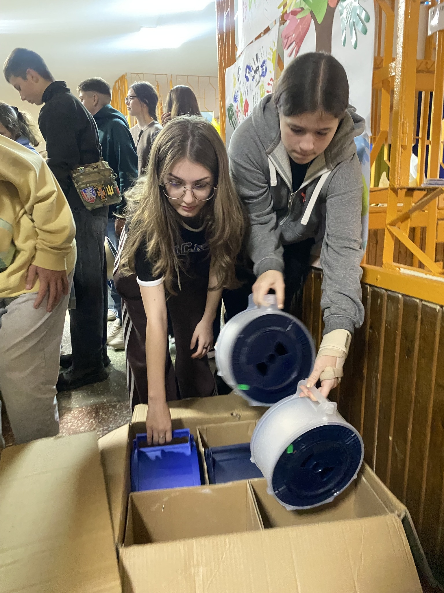 Вінницькі ліцеїсти зібрали понад 200 тис. грн, щоб закупити обладнання бійцям