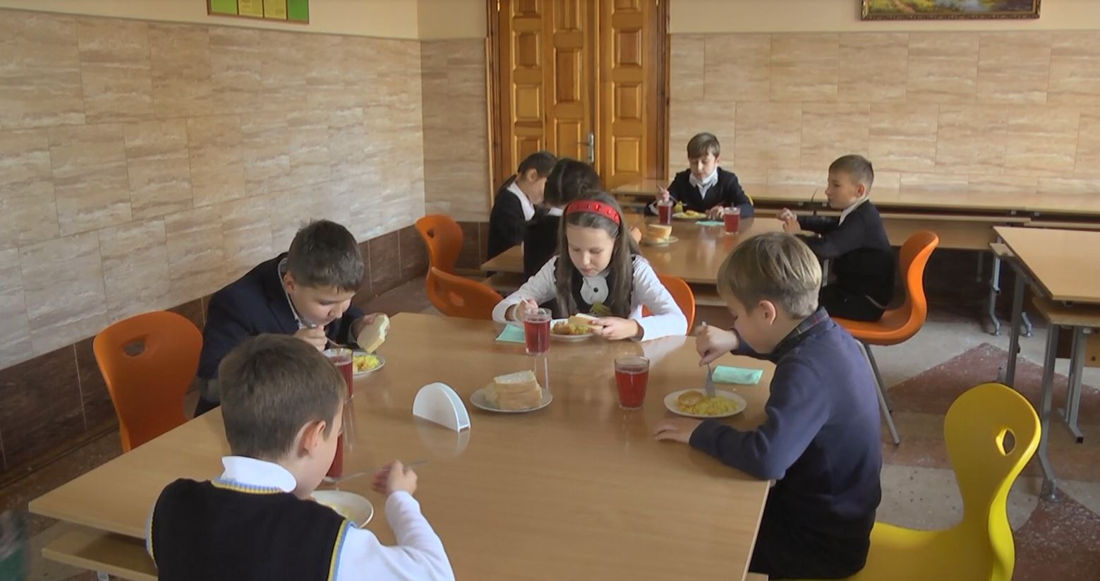Пароконвектоматами оснащені вже 63 школи Вінниці