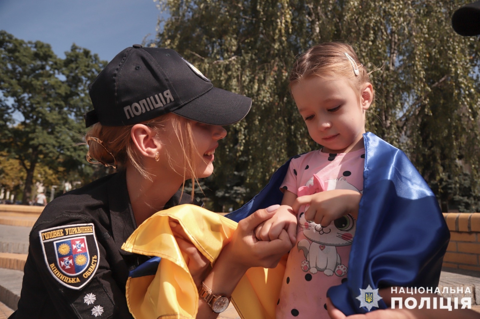 Вінницькі поліцейські разом з небайдужими зібрали шкільні набори для 286 дітей