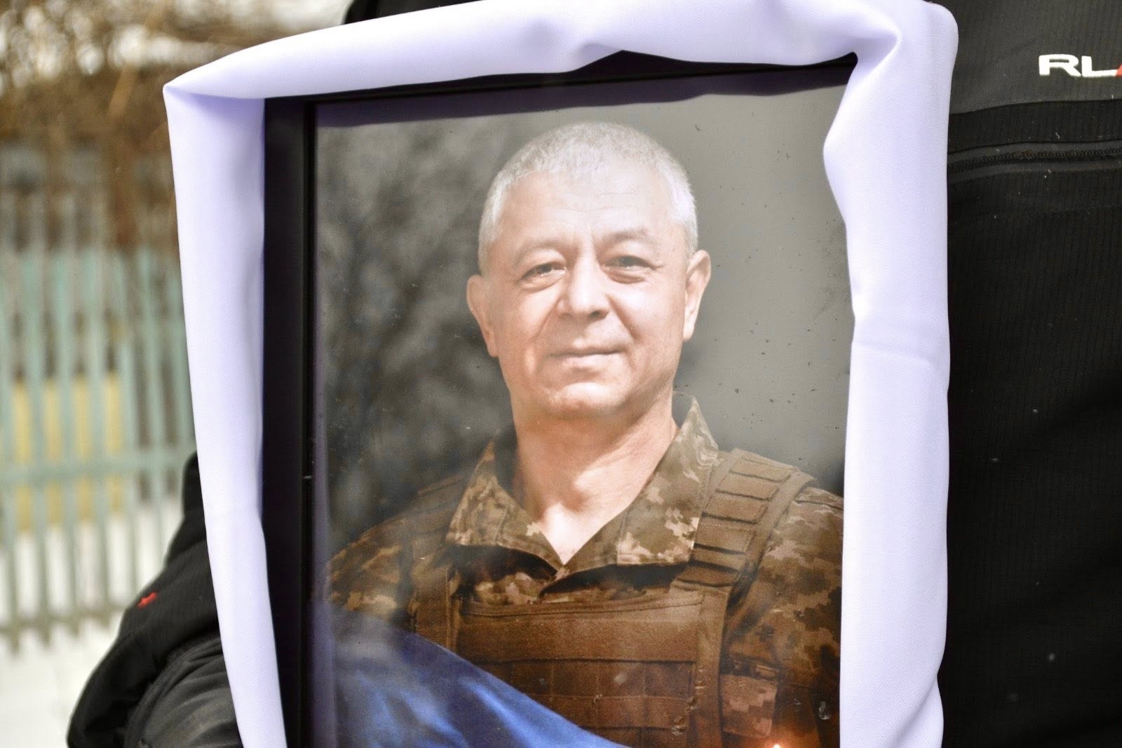 У Бершаді прощались із 50-річним стрільцем аеромобільного підрозділу