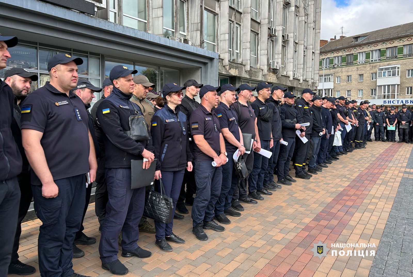 На Вінниччині поліцейські обстежують укриття