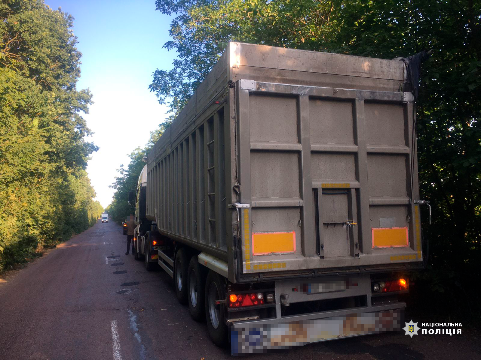 На Вінниччині водій намагався викрасти з поля понад 23 тони пшениці