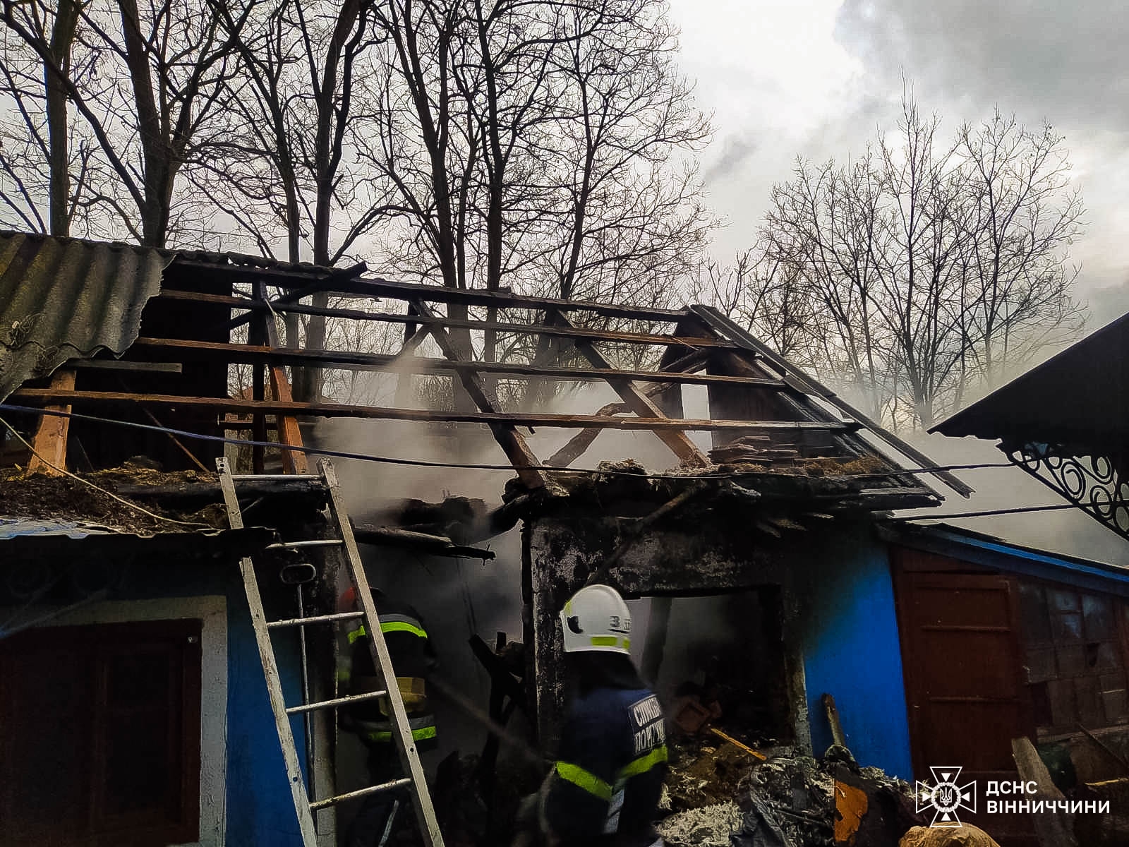 Рятувальники загасили пожежу в Ямпільській громаді - зайнялася літня кухня