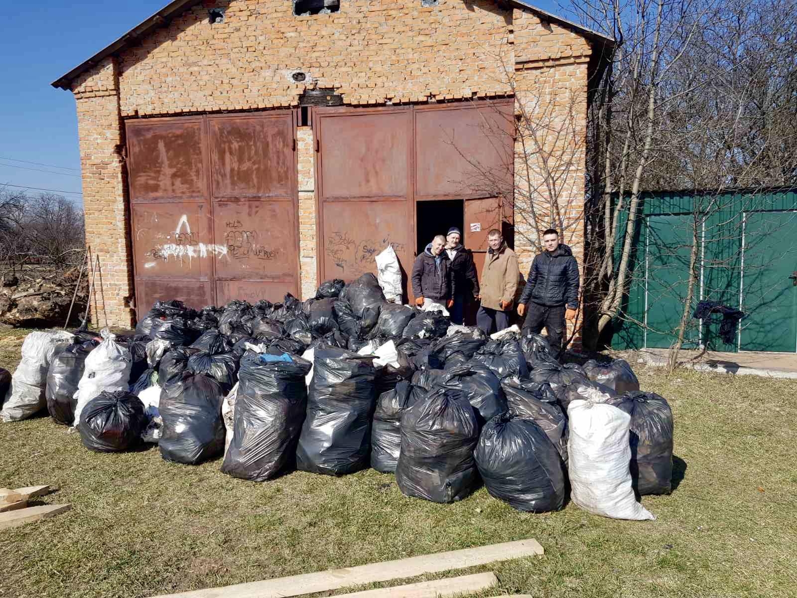 У Вінницько-Хутірському окрузі за два тижні толоки прибрали понад 30 локацій