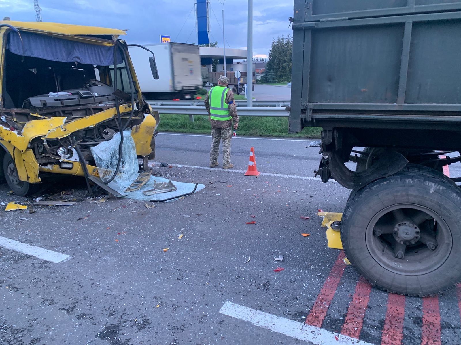 У Вінницькому районі автобус зіткнувся з «МАЗом» - вісім травмованих