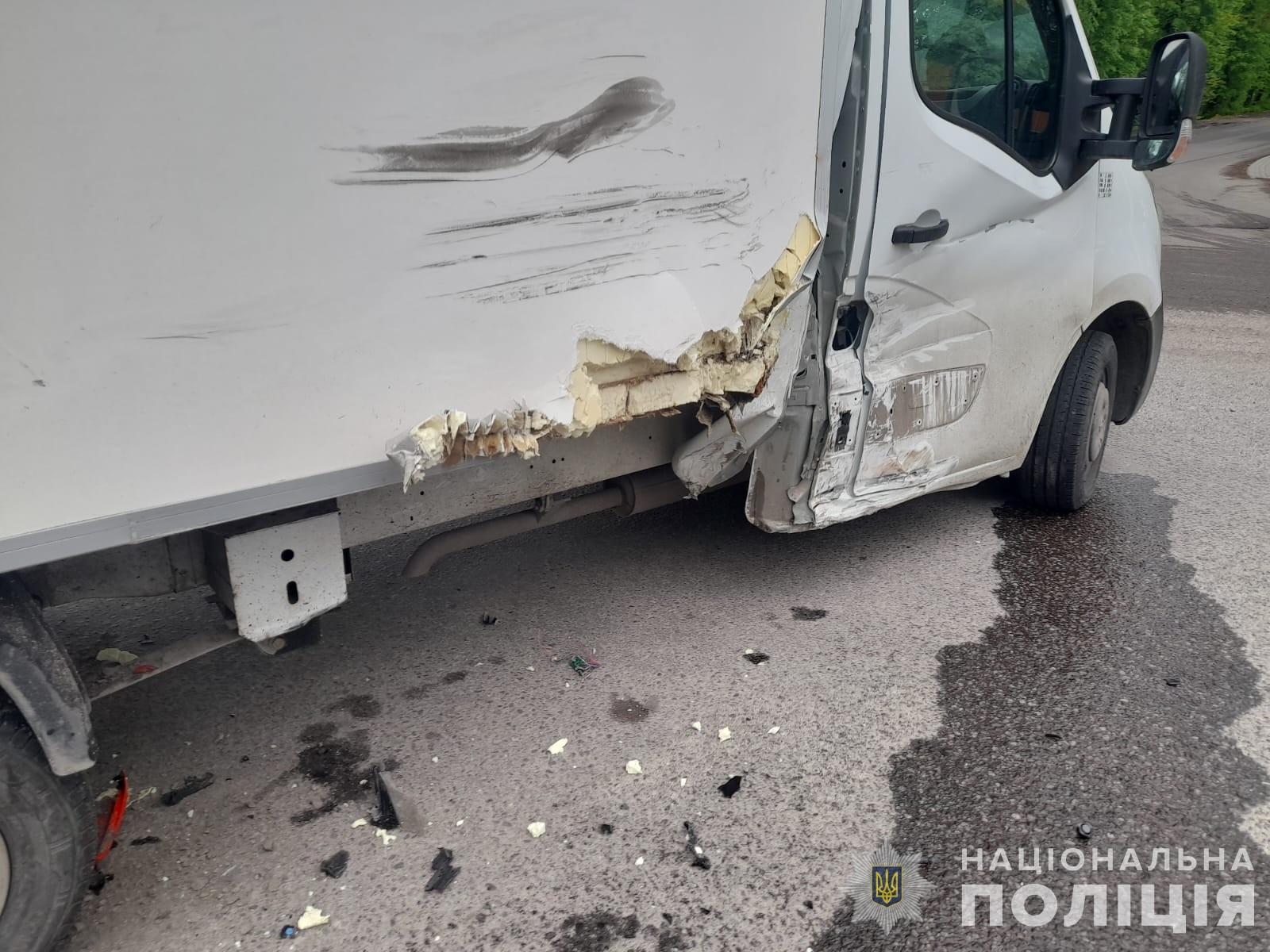 У Вінницькому районі водій мотоцикла влетів у Opel, який розвертався посеред дороги