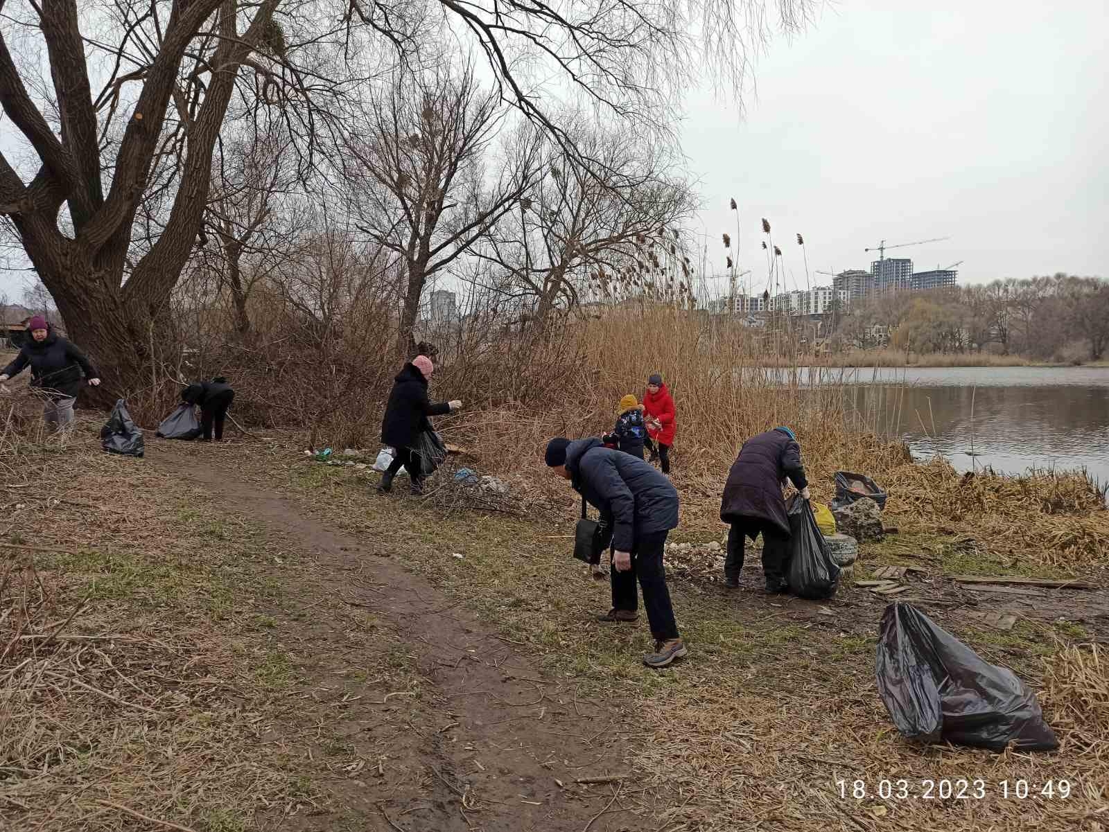 Віряни допомогли прибрати прибережну смугу Південного Бугу