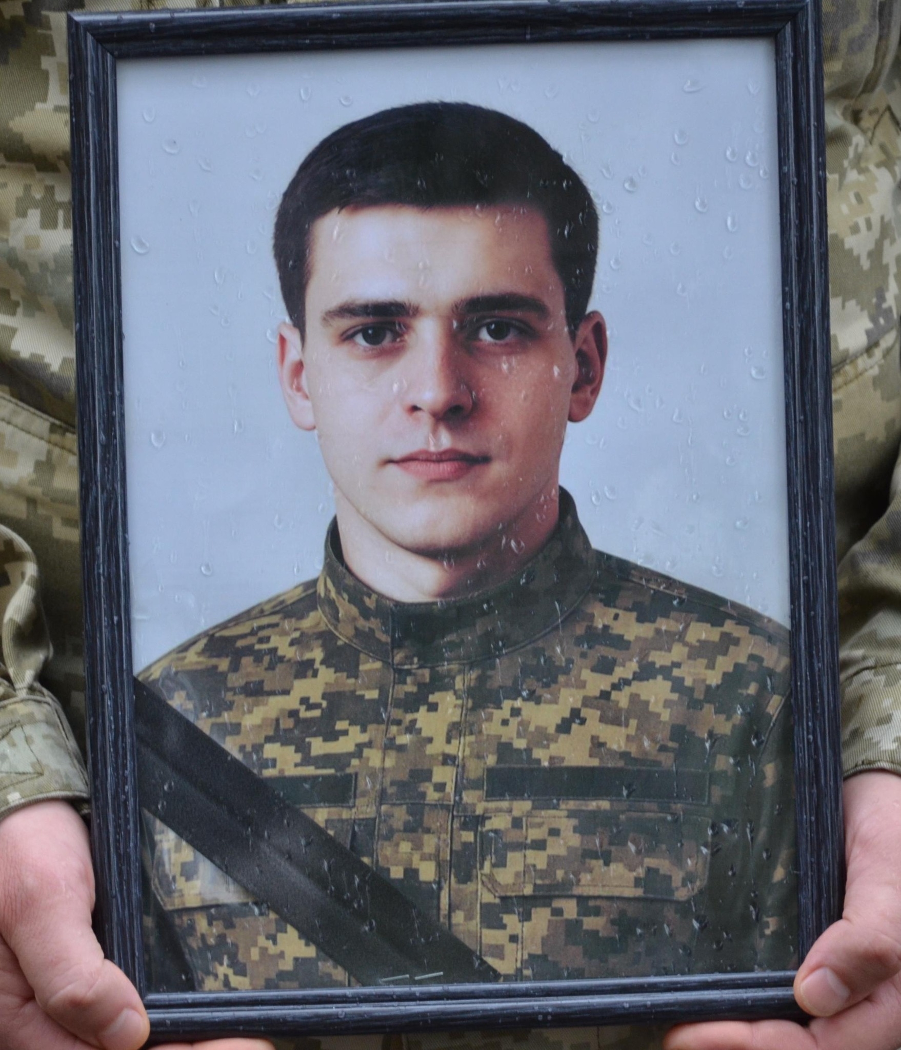 Ямпільська громада прощалась із 29-річним загиблим воїном-захисником