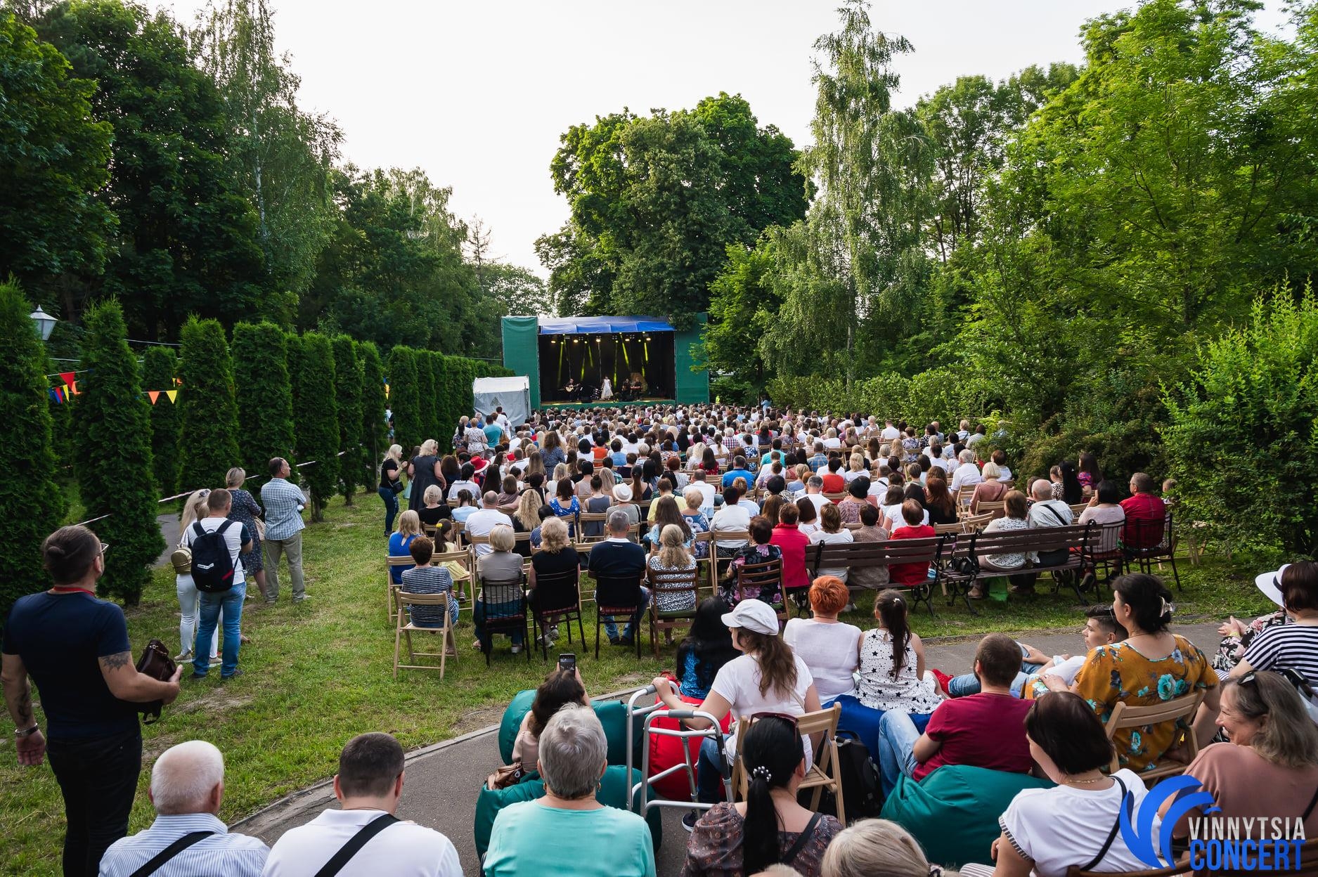 Від Сінатри до Фіцджеральд! У суботу у PIROGOV SKY вінничан зачарує «Романтичний джаз в саду»