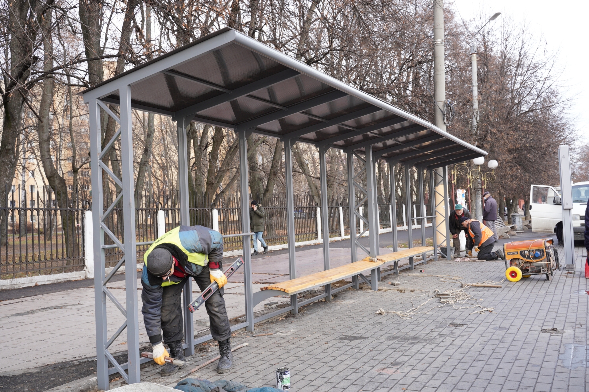 У Вінниці встановили нові посадкові павільйони на зупинках громадського транспорту