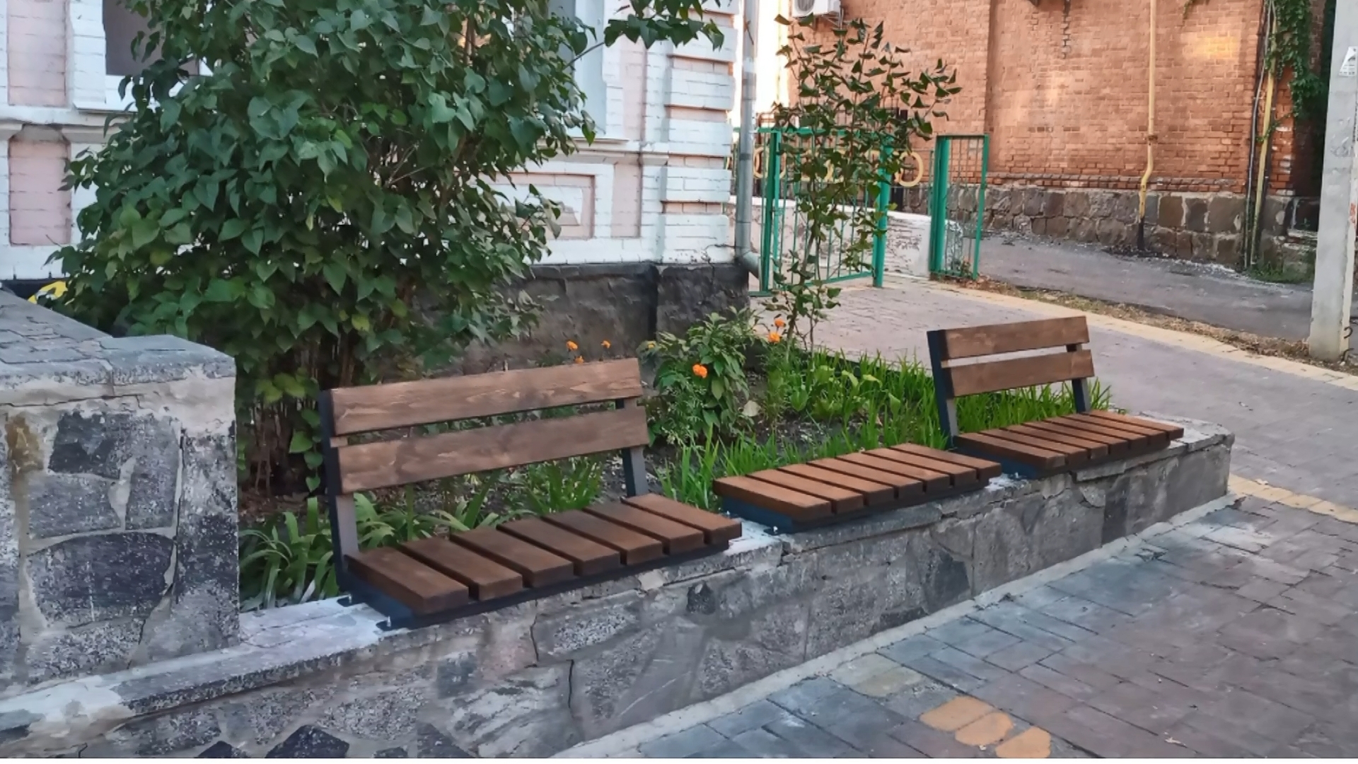 У Вінниці — нові вуличні меблі