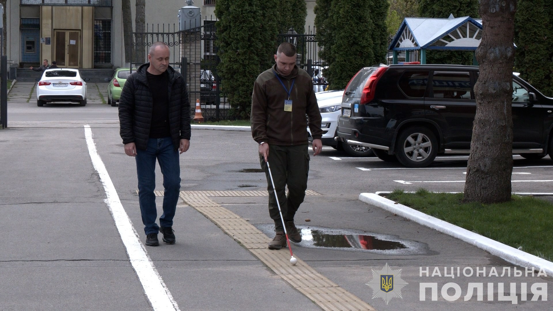 Доброволець, який втратив зір на війні, протестував систему безбар’єрності в поліції Вінниччини