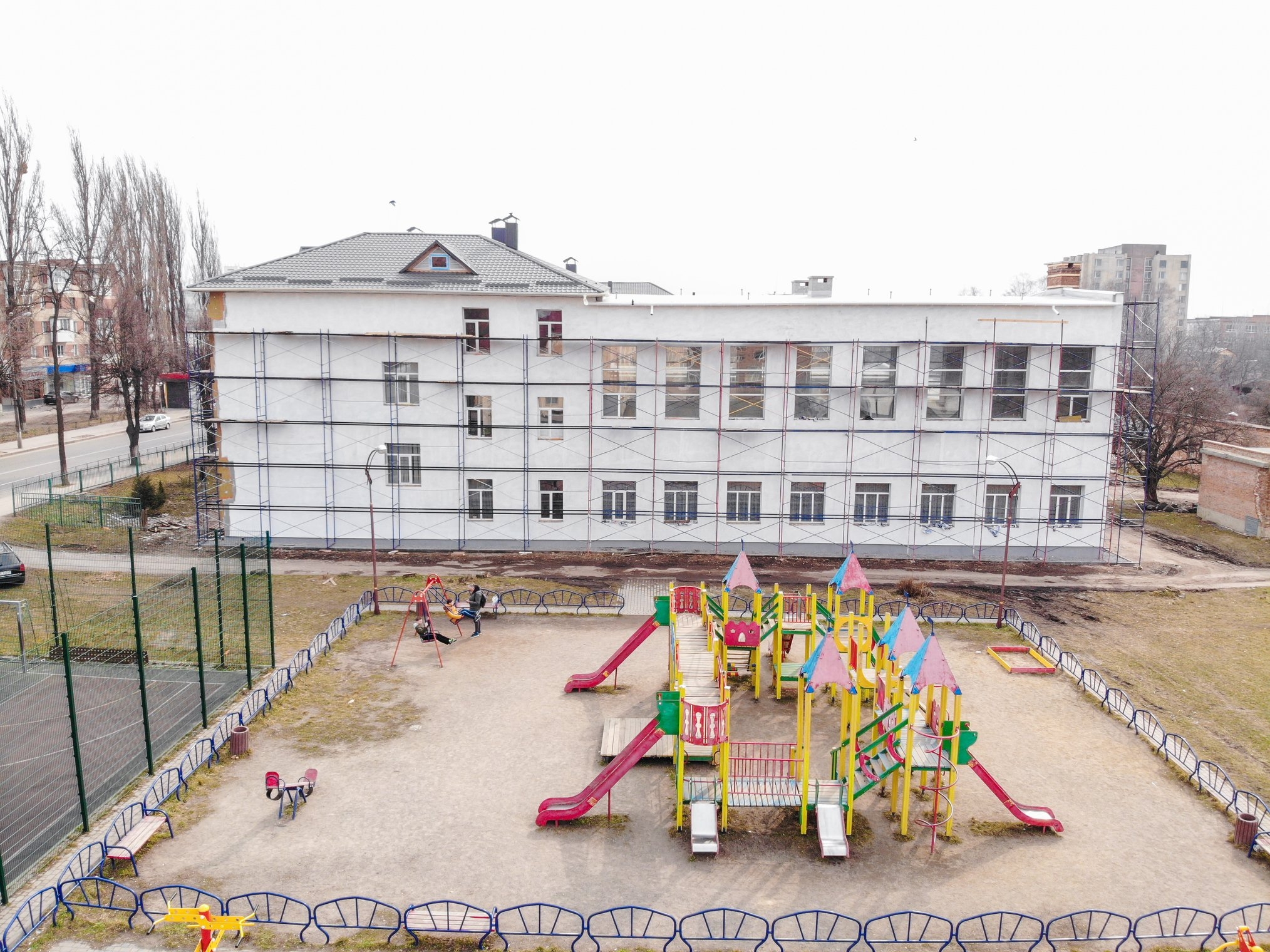 У Вінниці утеплюють фасад будівлі школи №13