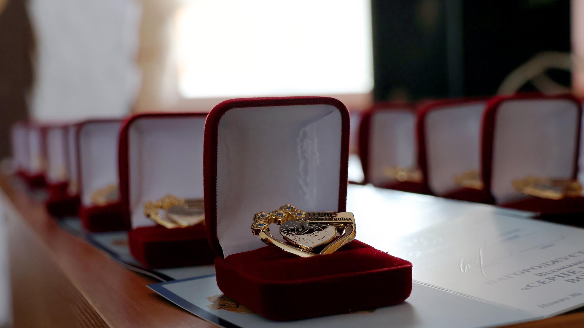 Відзнаки «Серце матері воїна» вручили матерям полеглих захисників з Барської громади