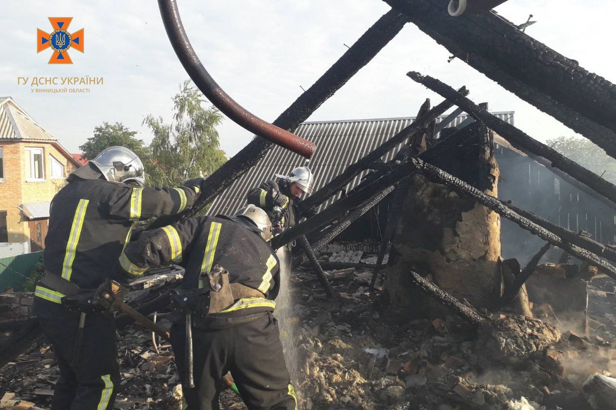 На Старому місті у Вінниці загорівся приватний будинок 