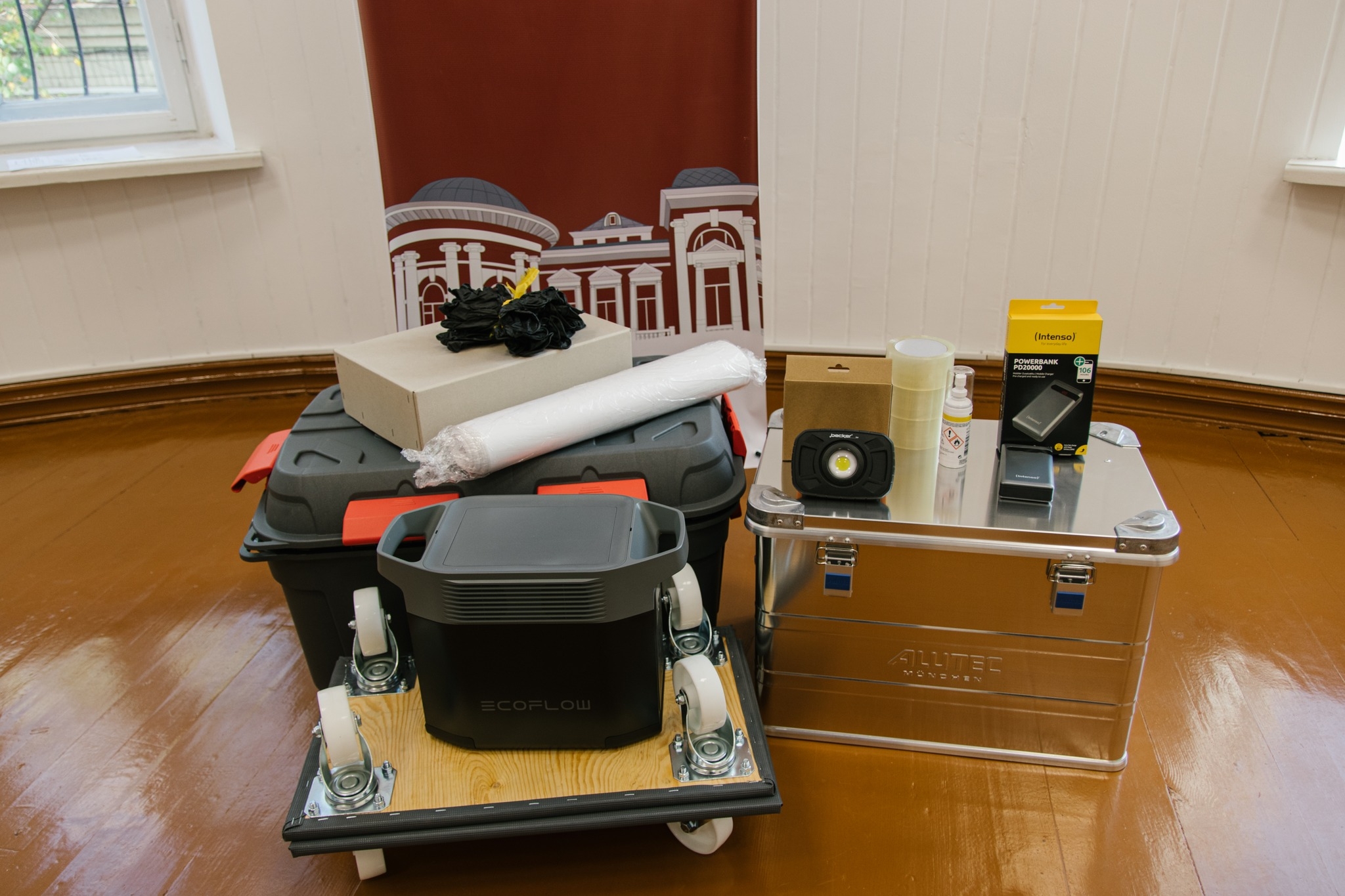 Музей Вінниці отримав обладнання для зберігання цінних експонатів
