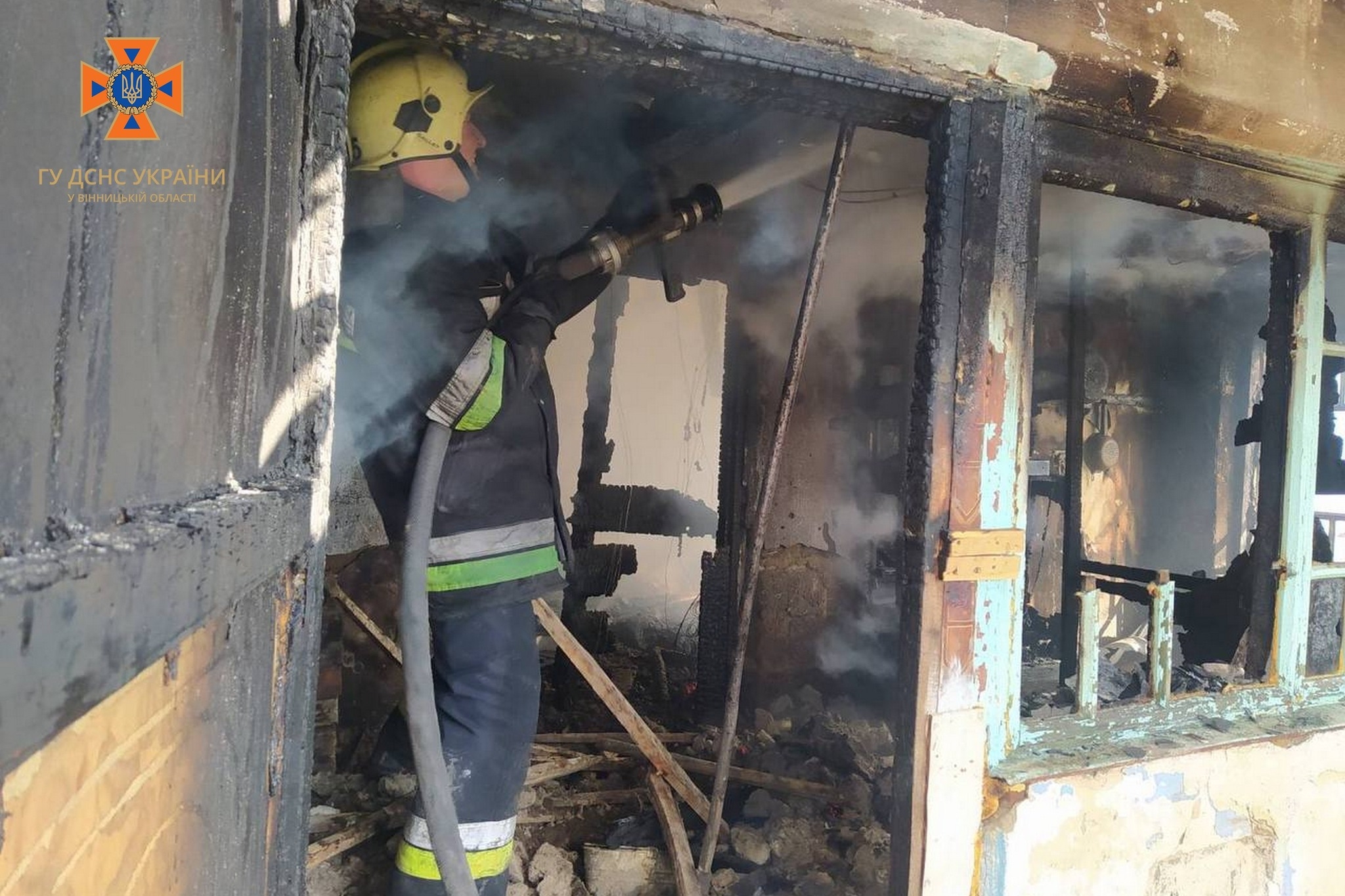 У Ямполі рятувальники загасили пожежу в житловому будинку
