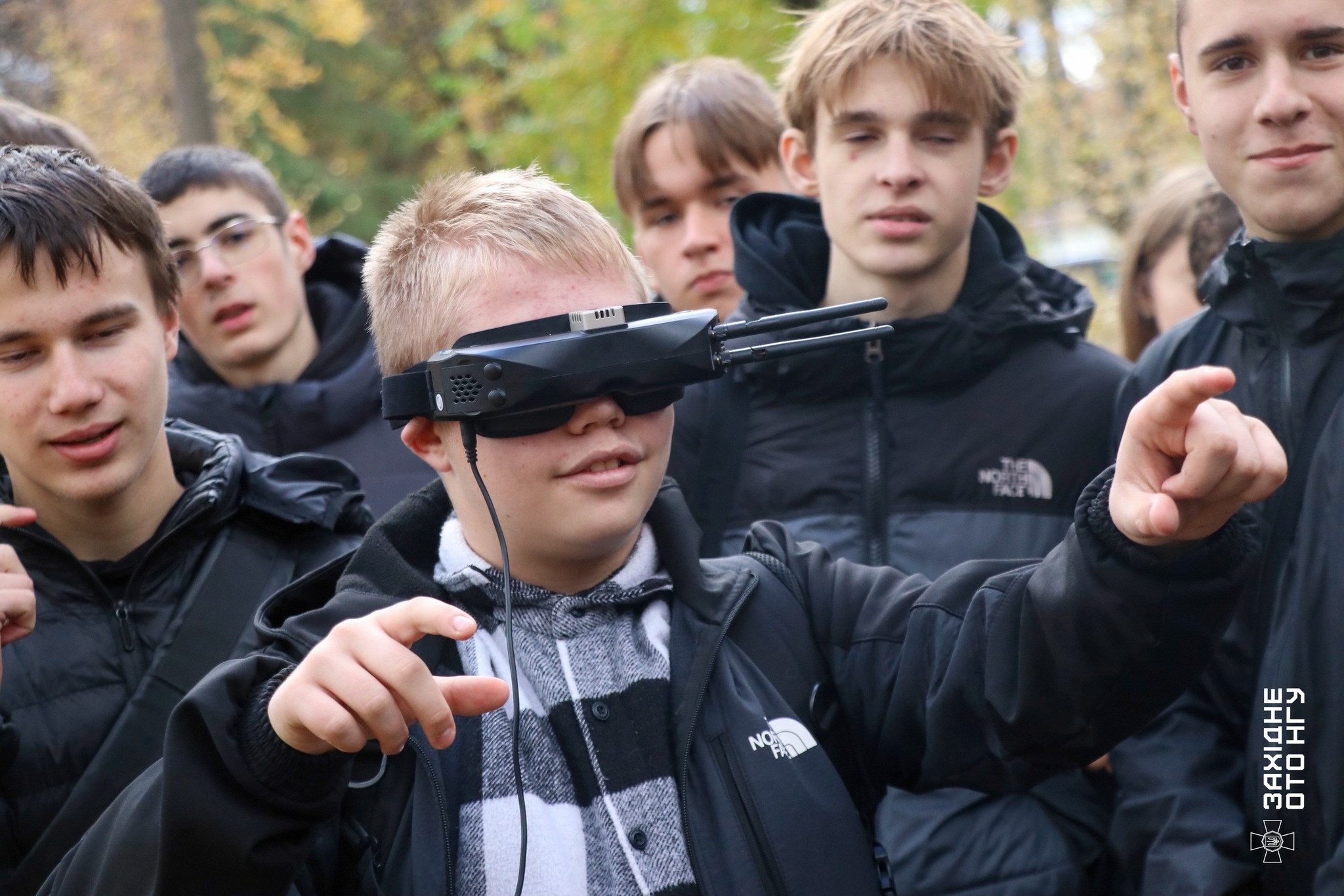 Вінницькі гвардійці презентували підрозділ БпЛА для студентів коледжу