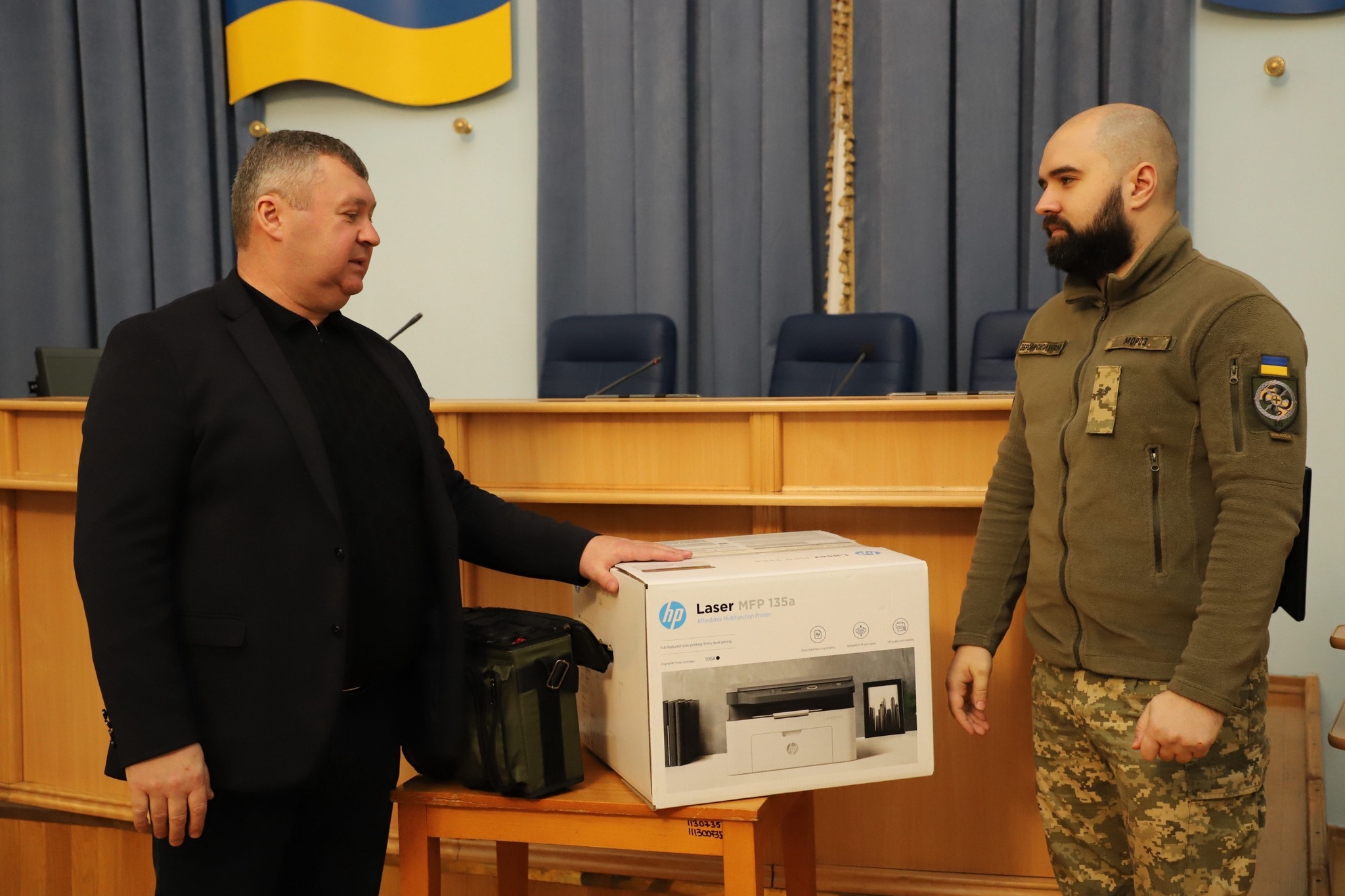 Вячеслав Соколовий передав військовим санітарної роти необхідну оргтехніку