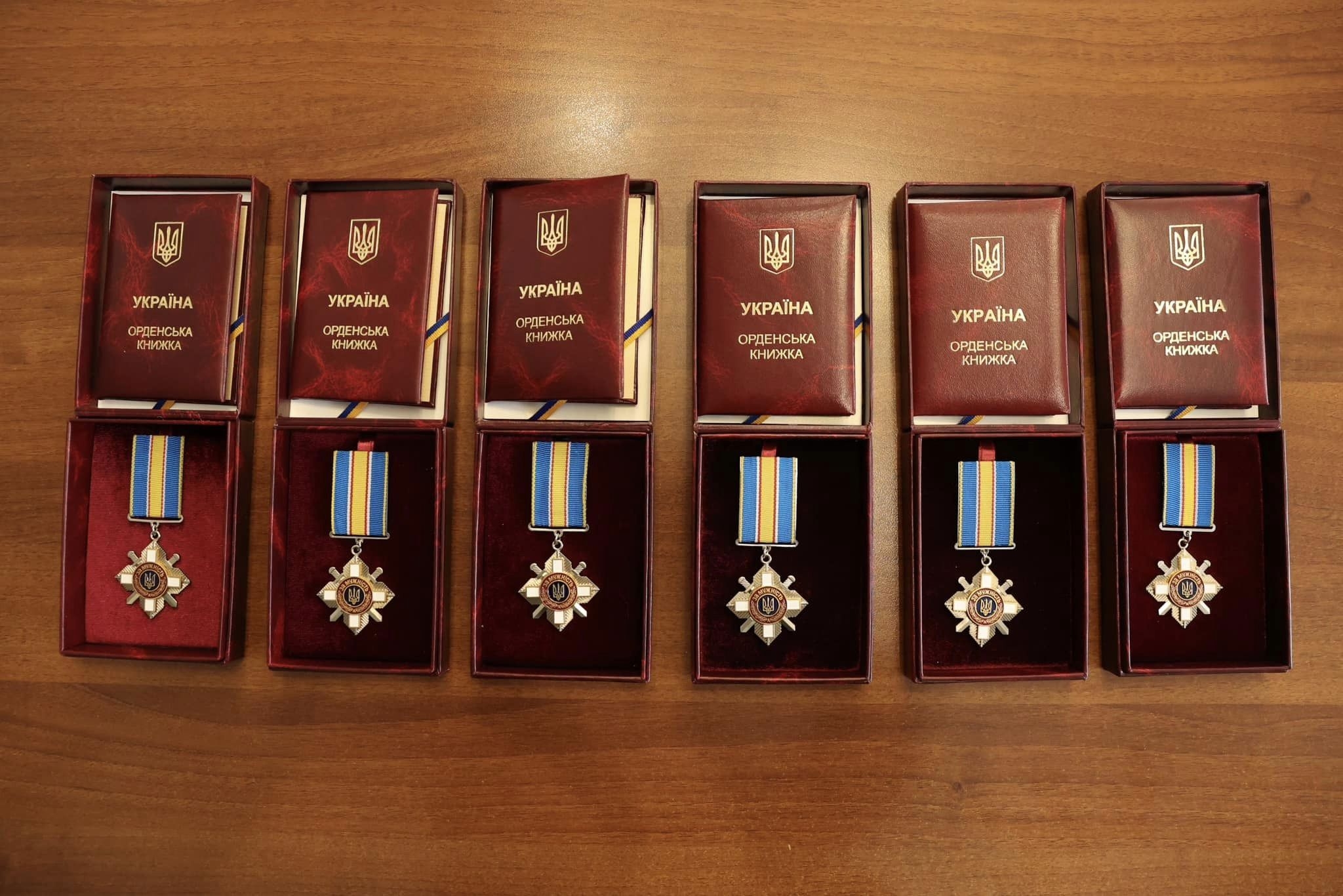 У Вінниці державні нагороди вручили родинам шістьох полеглих Героїв