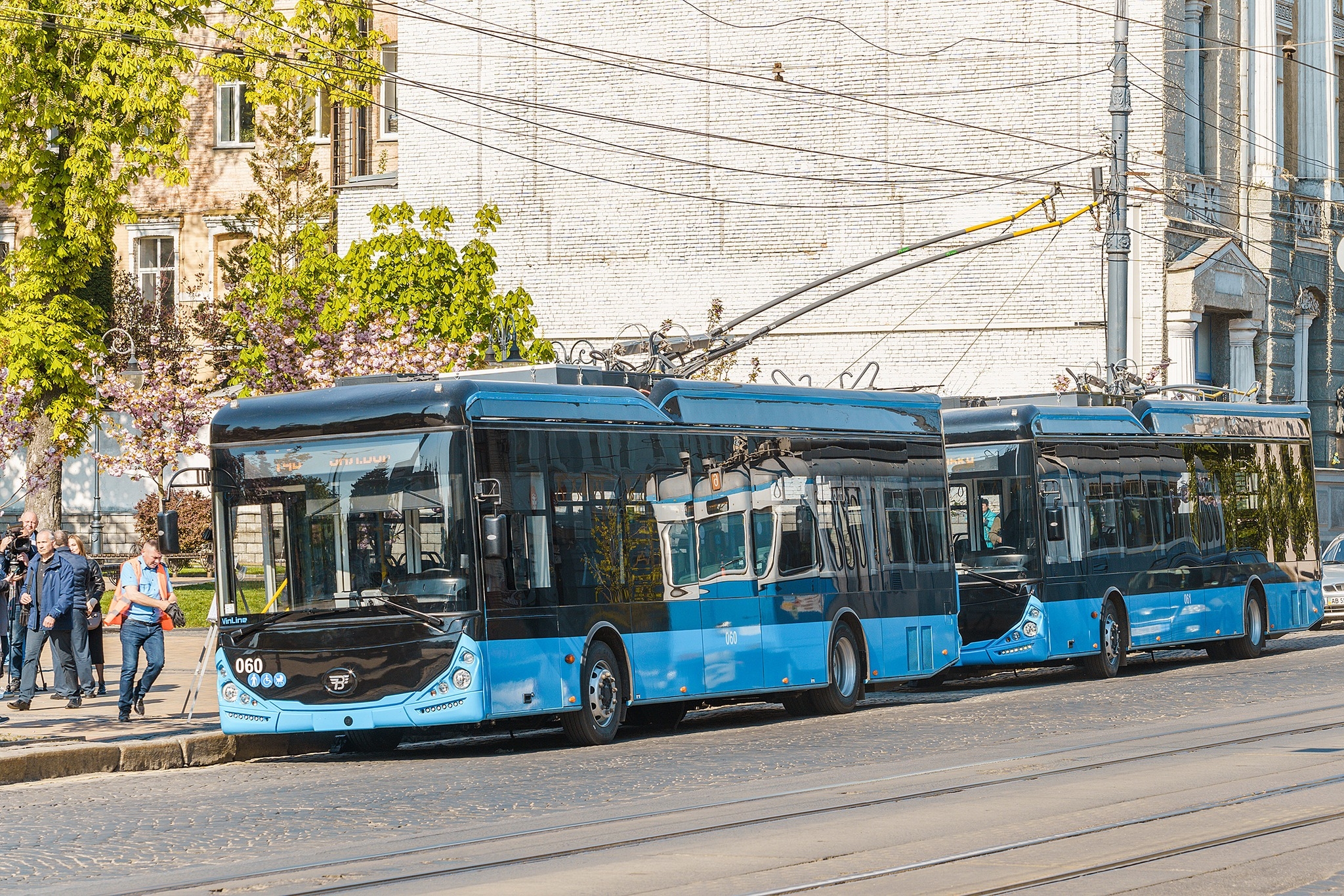 У Вінниці на маршрути 14А та 14Б випустили два нових тролейбуси "VinLine"