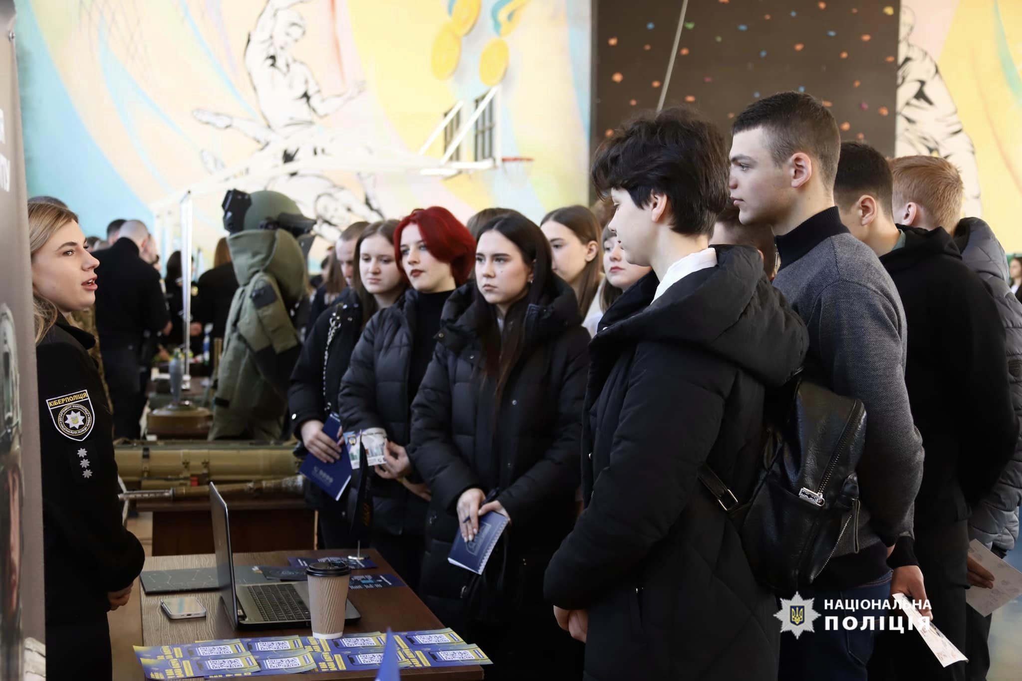 У Вінниці презентували третій набір у єдиний в Україні «Кадетський корпус поліції»