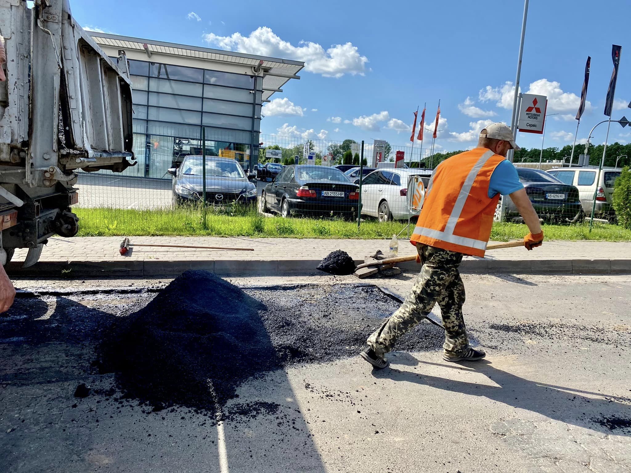 У Вінницько-Хутірському окрузі розпочали поточний ремонт доріг