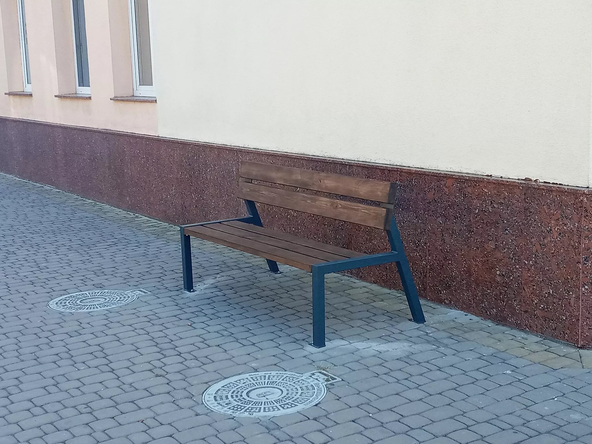 У Вінниці — нові вуличні меблі