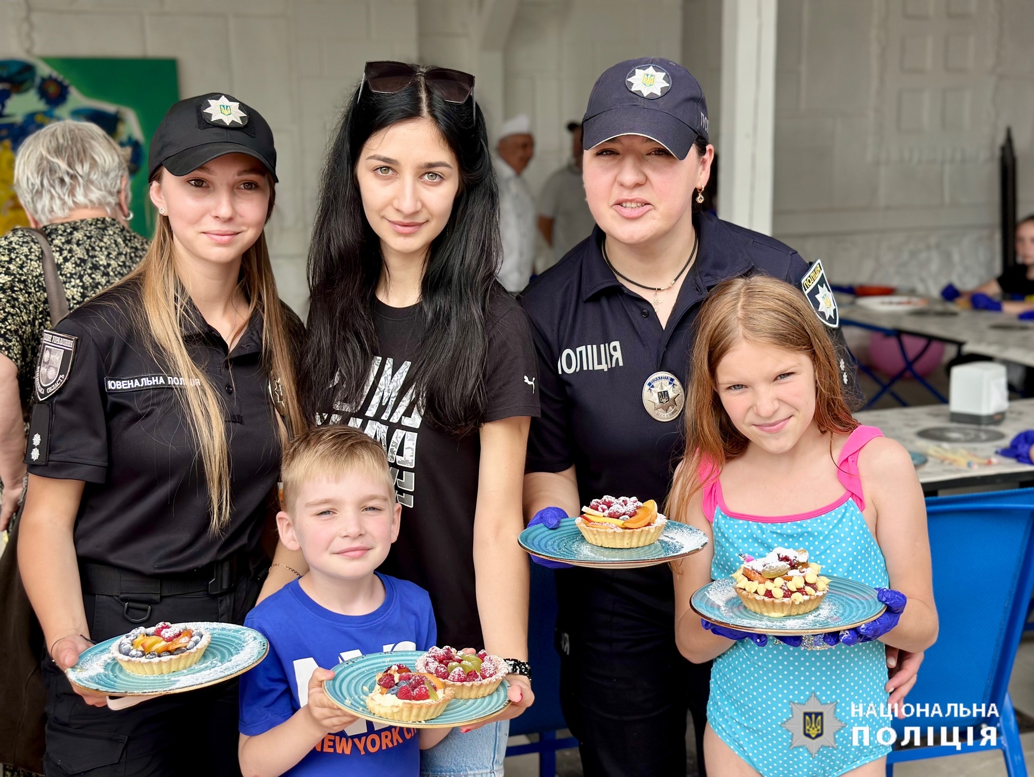 Поліцейські Вінниці влаштували для дітей відпочинок із солодким майстер-класом