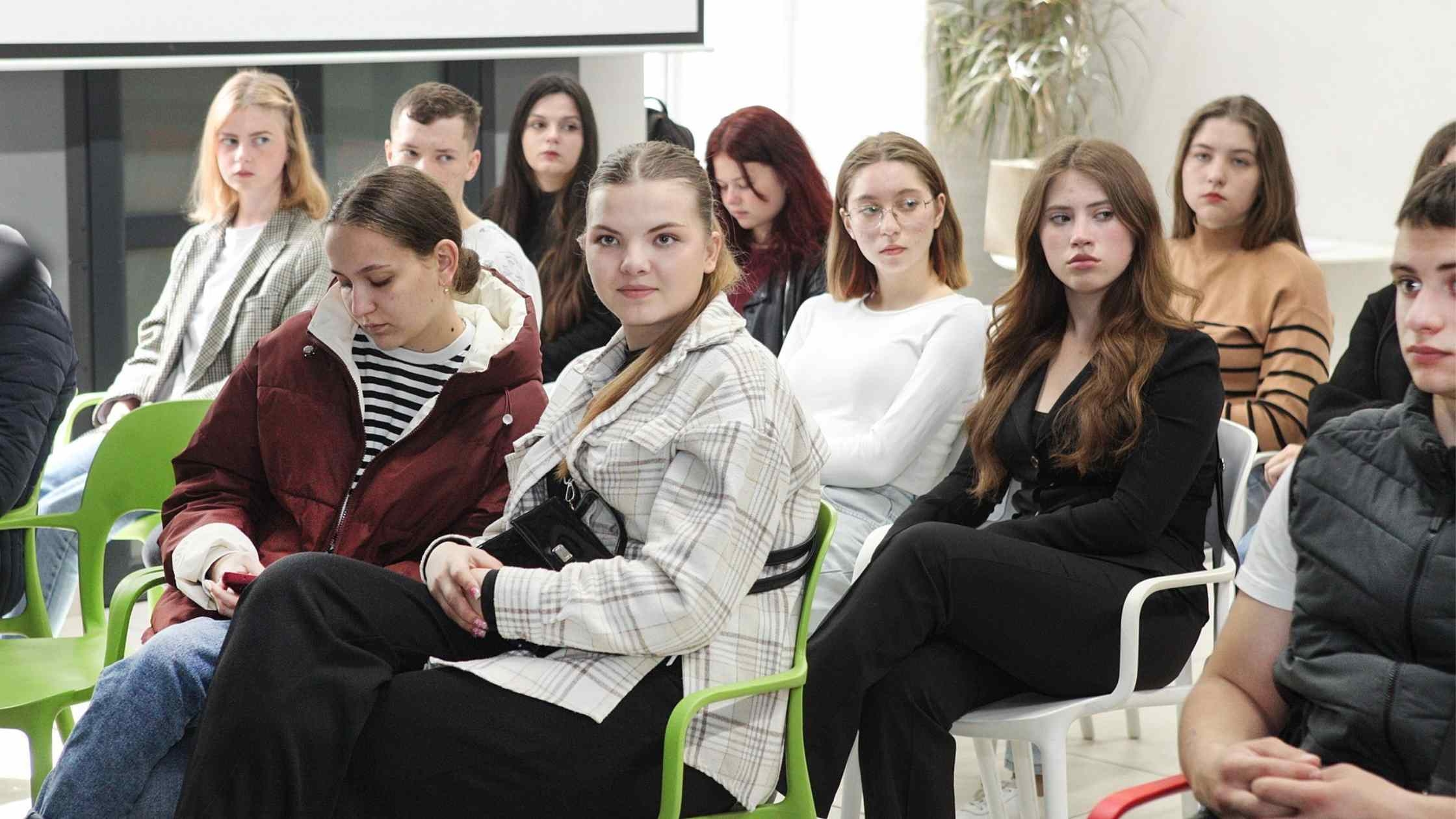 «Герої серед нас» вінничан навчали правильно комунікувати з ветеранами