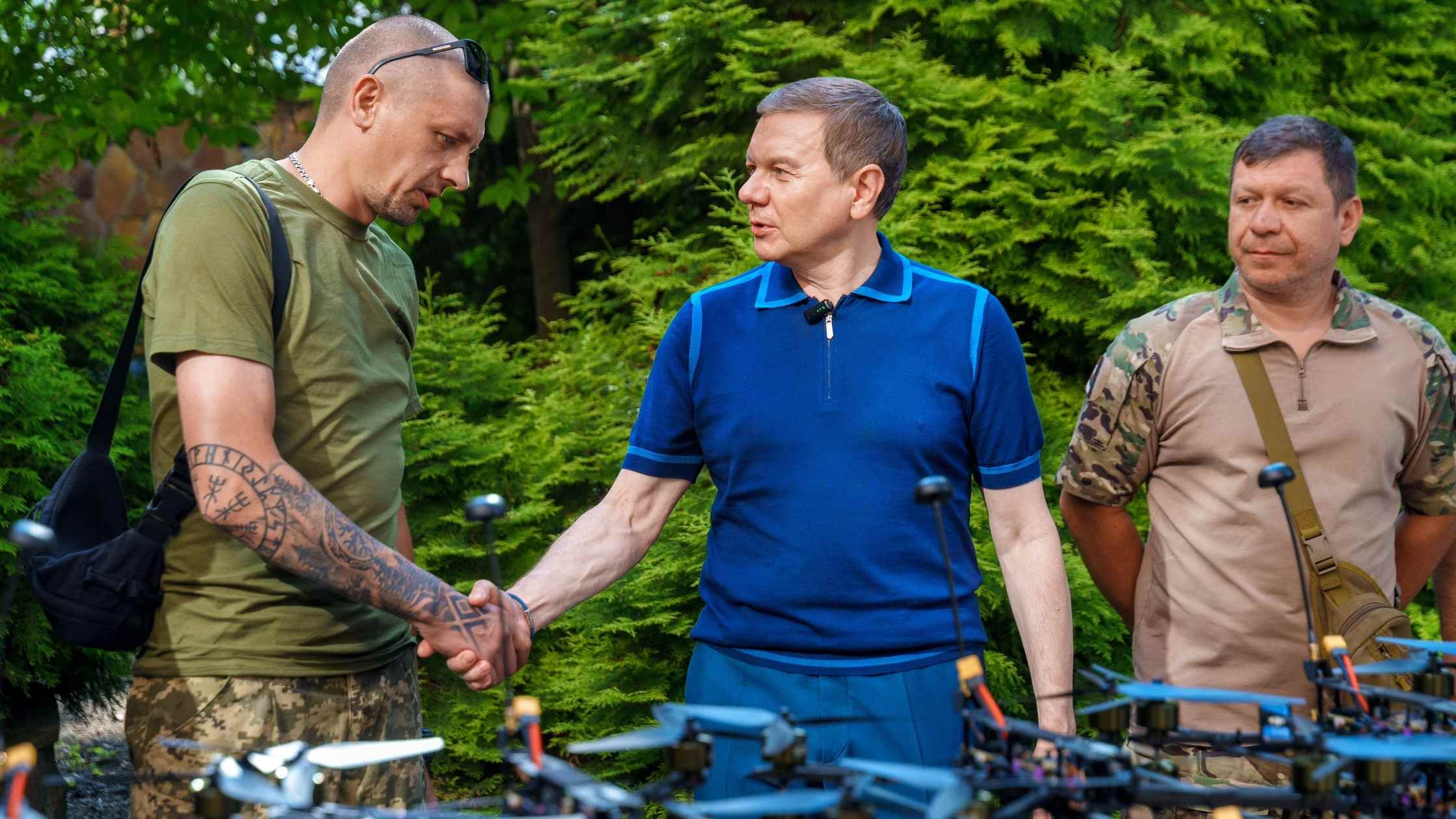 200 FPV-дронів ще для трьох військових частин передали з Вінниці