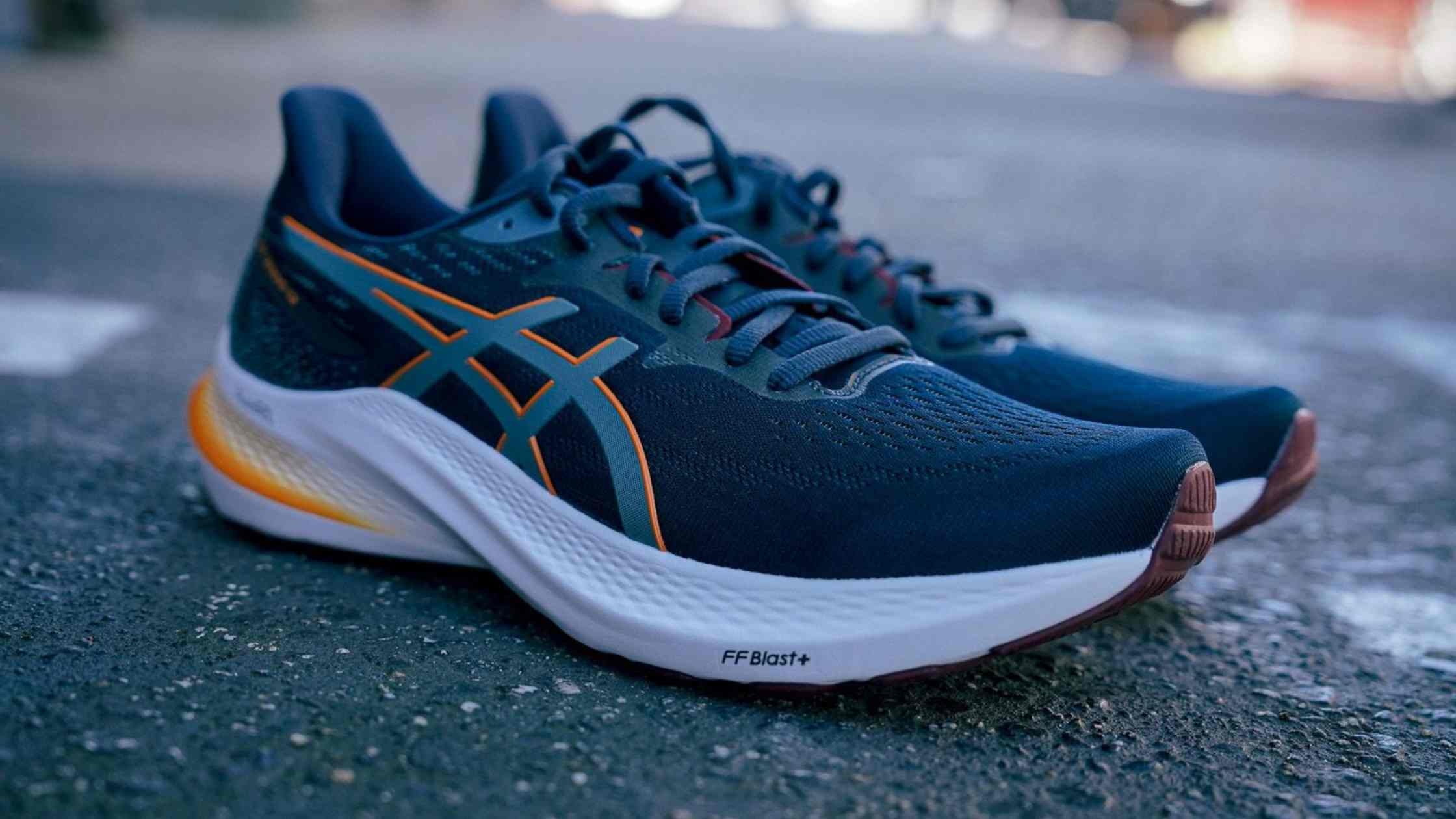 Asics для широкої стопи: які моделі мають варіанти 2E або 4E