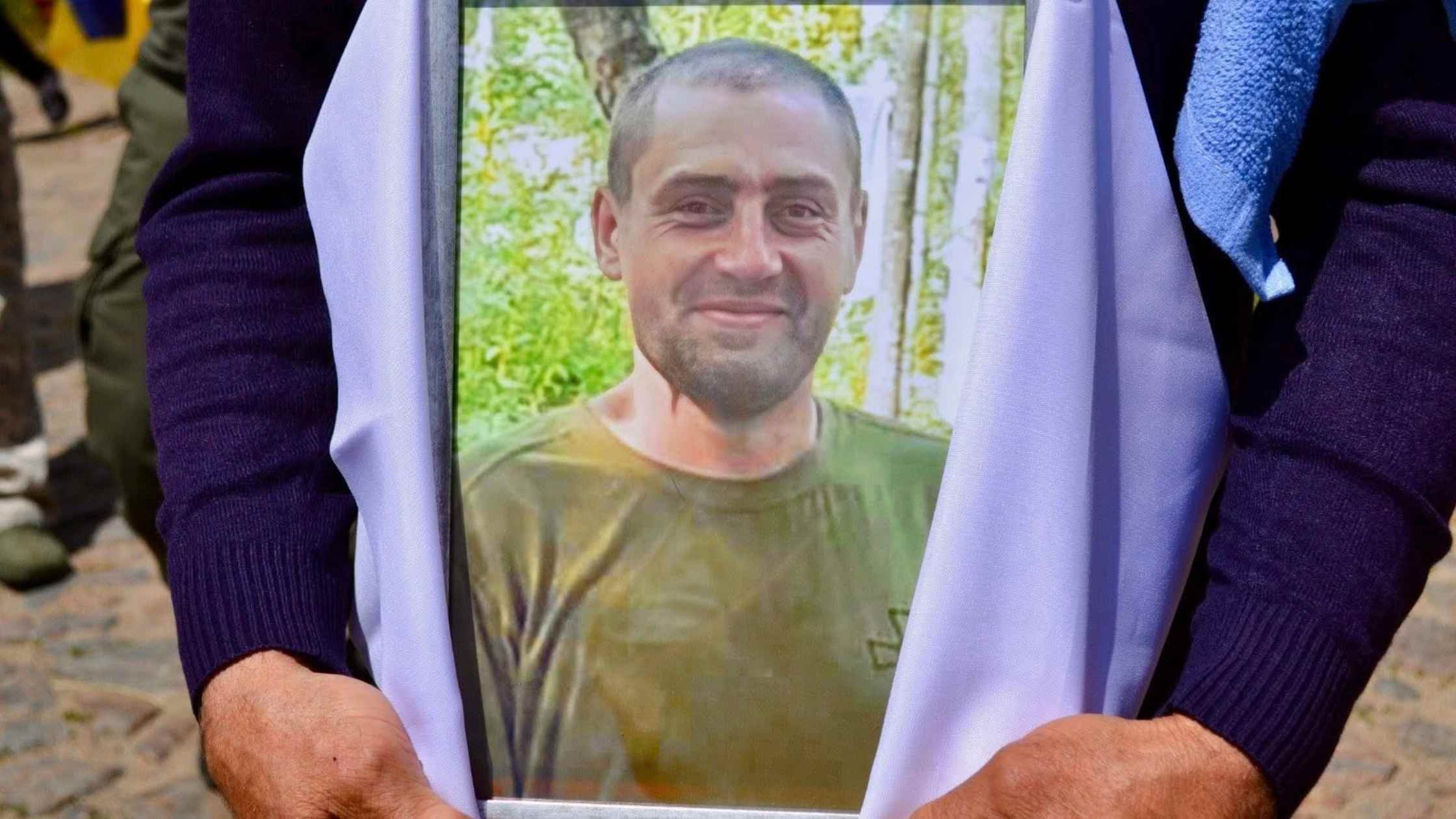 Бершадська громада прощалась з 32-річним воїном-земляком