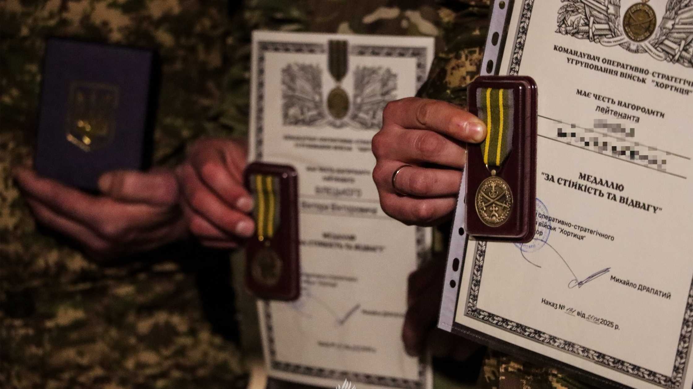 Бійцям вінницької бригади «Червона Калина» вручили державні нагороди