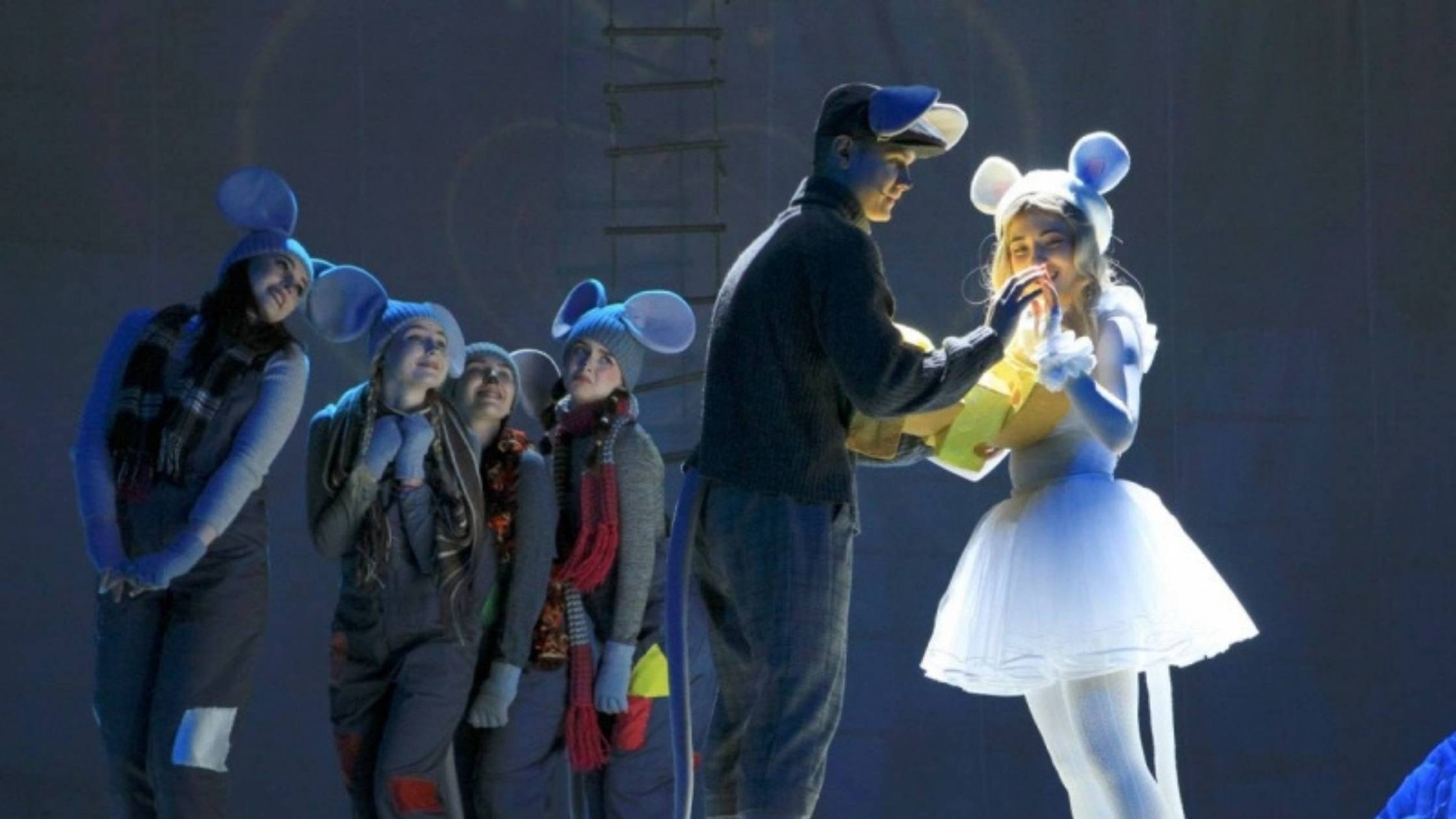 Благодійну виставу для дітей показали у Вінницькому драмтеатрі