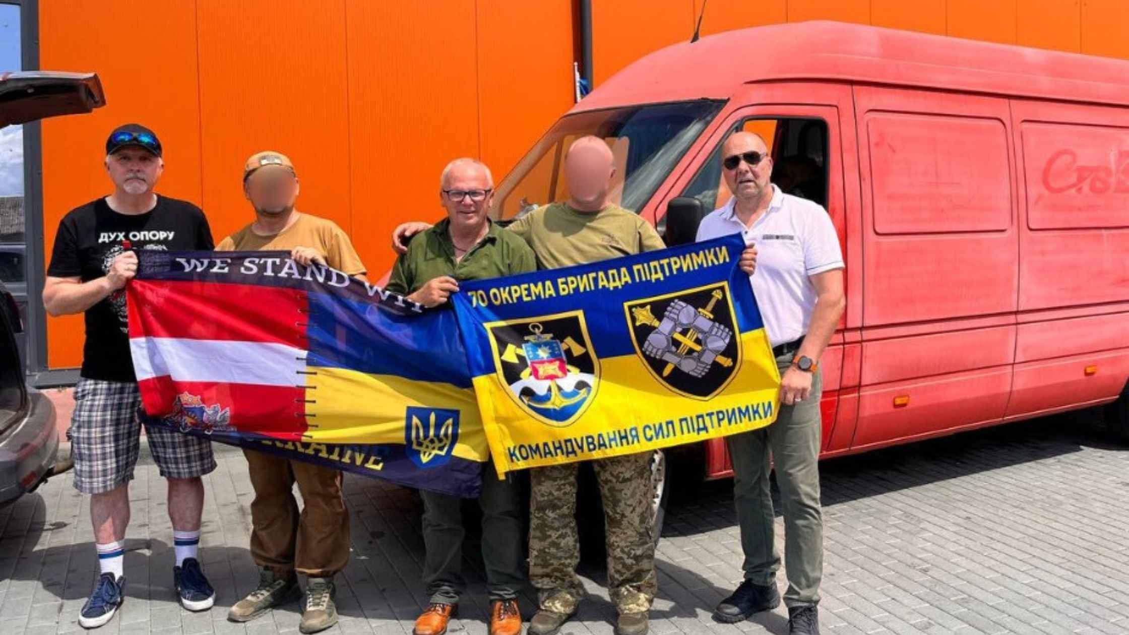 Благодійники передали з Вінниці ще три автівки для бійців