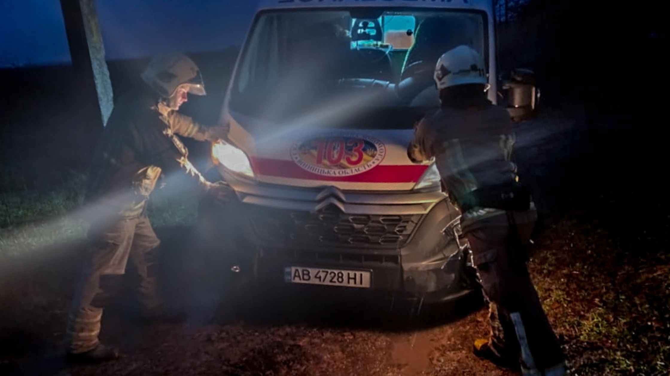 Бригади «швидких» грузнуть на ґрунтових дорогах Вінницької області