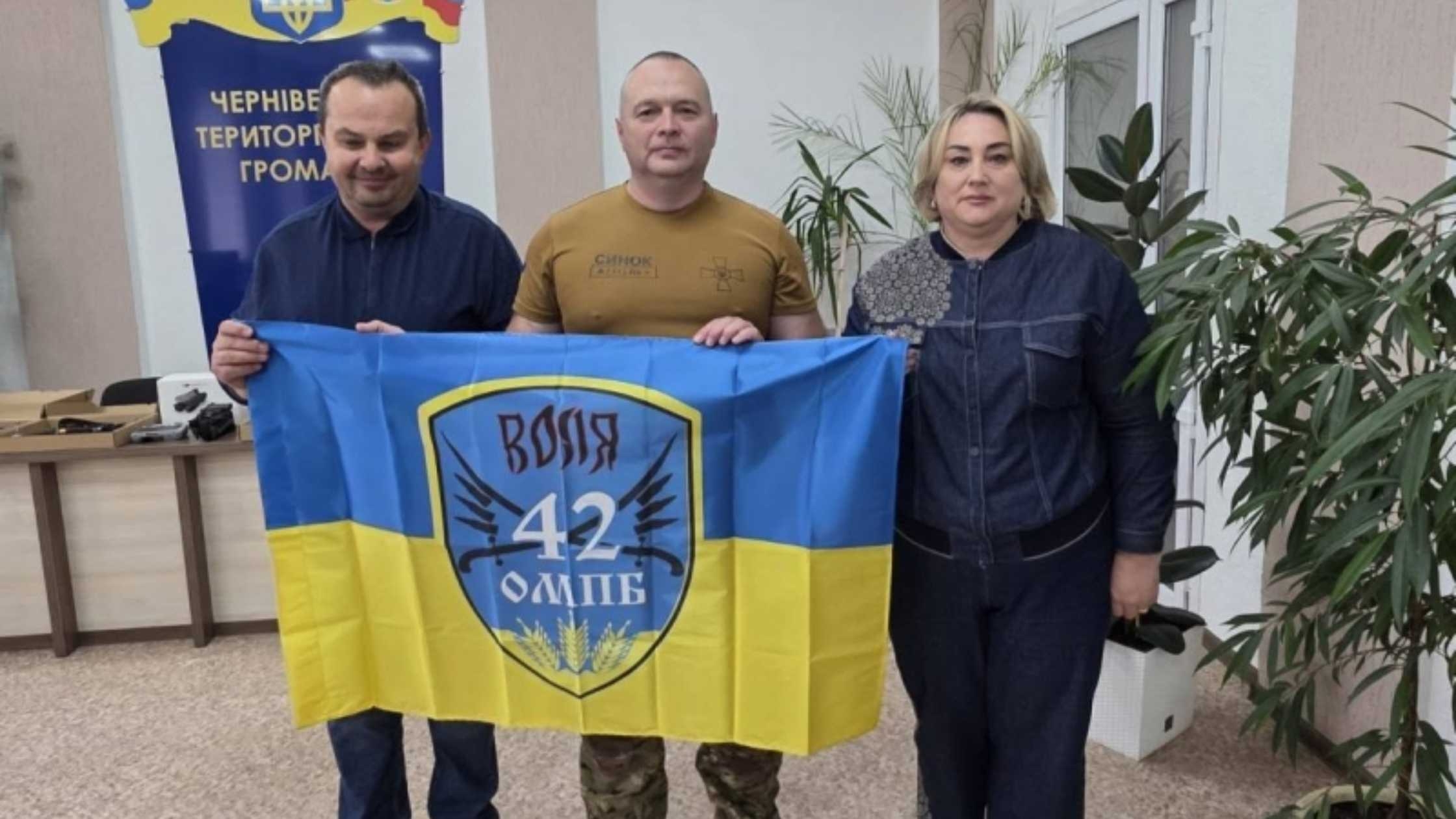 Чернівецька громада передала військовим безпілотники та обладнання в рамках конкурсу Вінницької обласної Ради