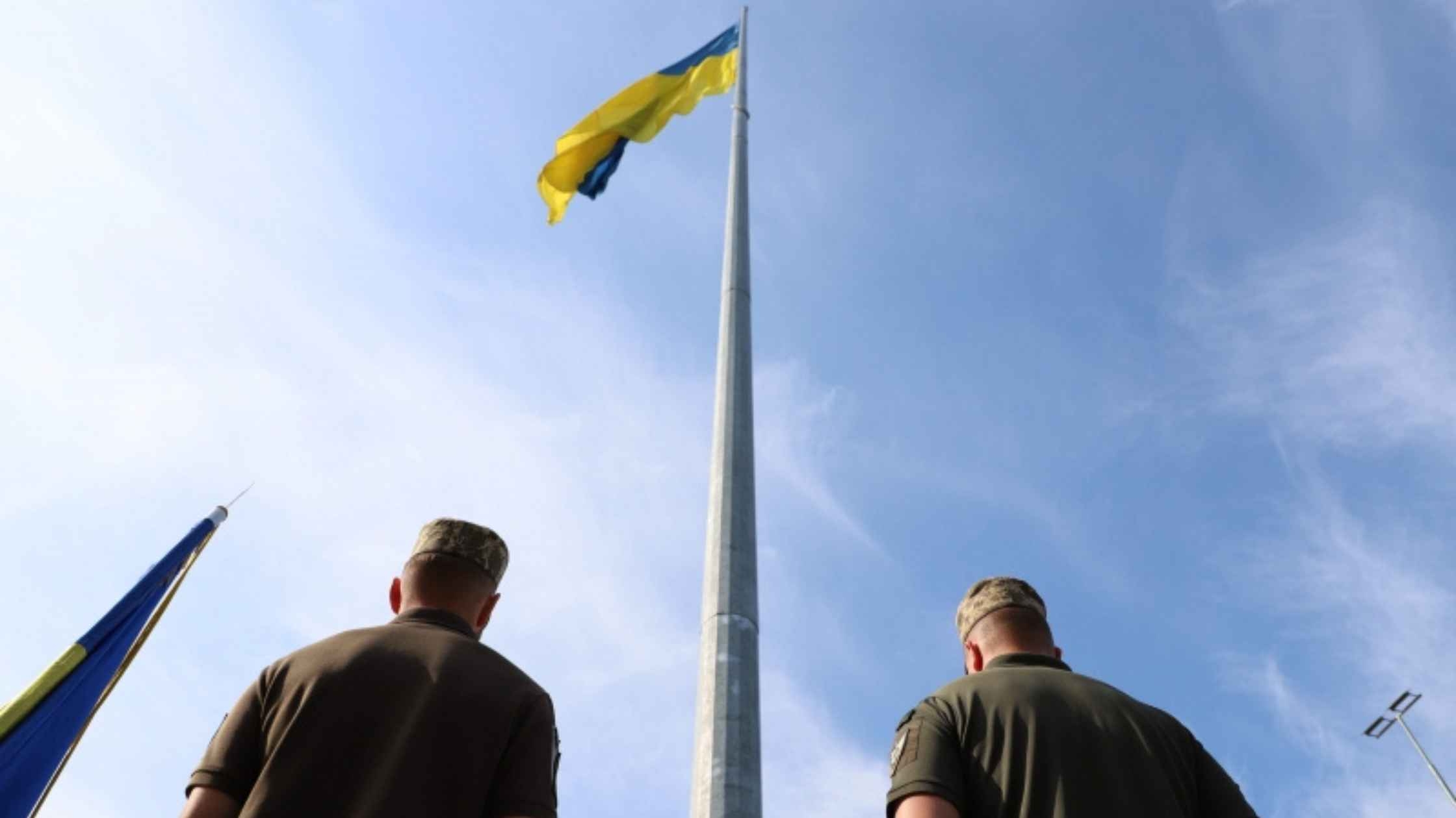 День Української Державності: у Вінниці на Замковій горі підняли Прапор України