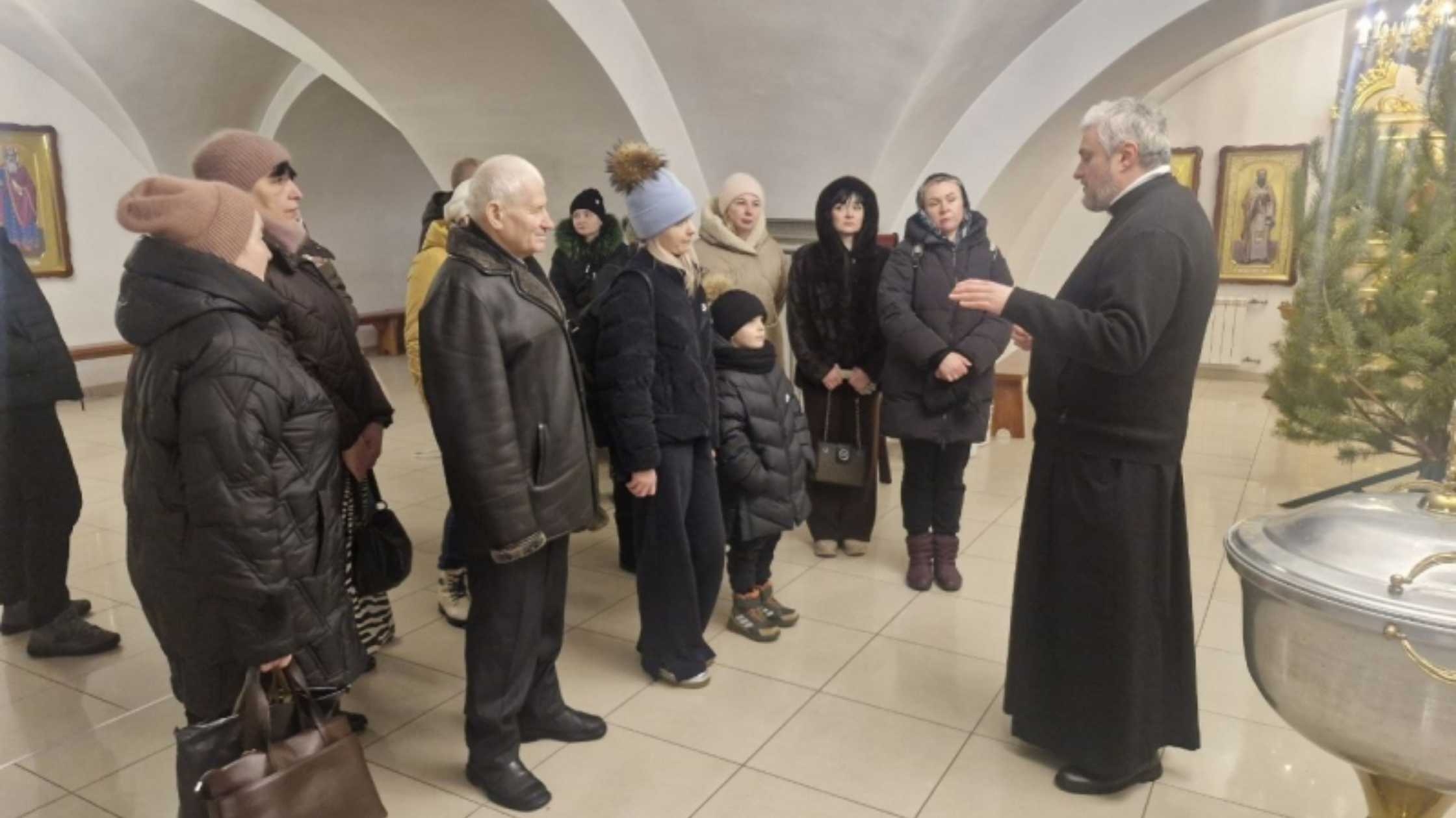 Для родин захисників влаштували екскурсію кафедральним собором у Вінниці