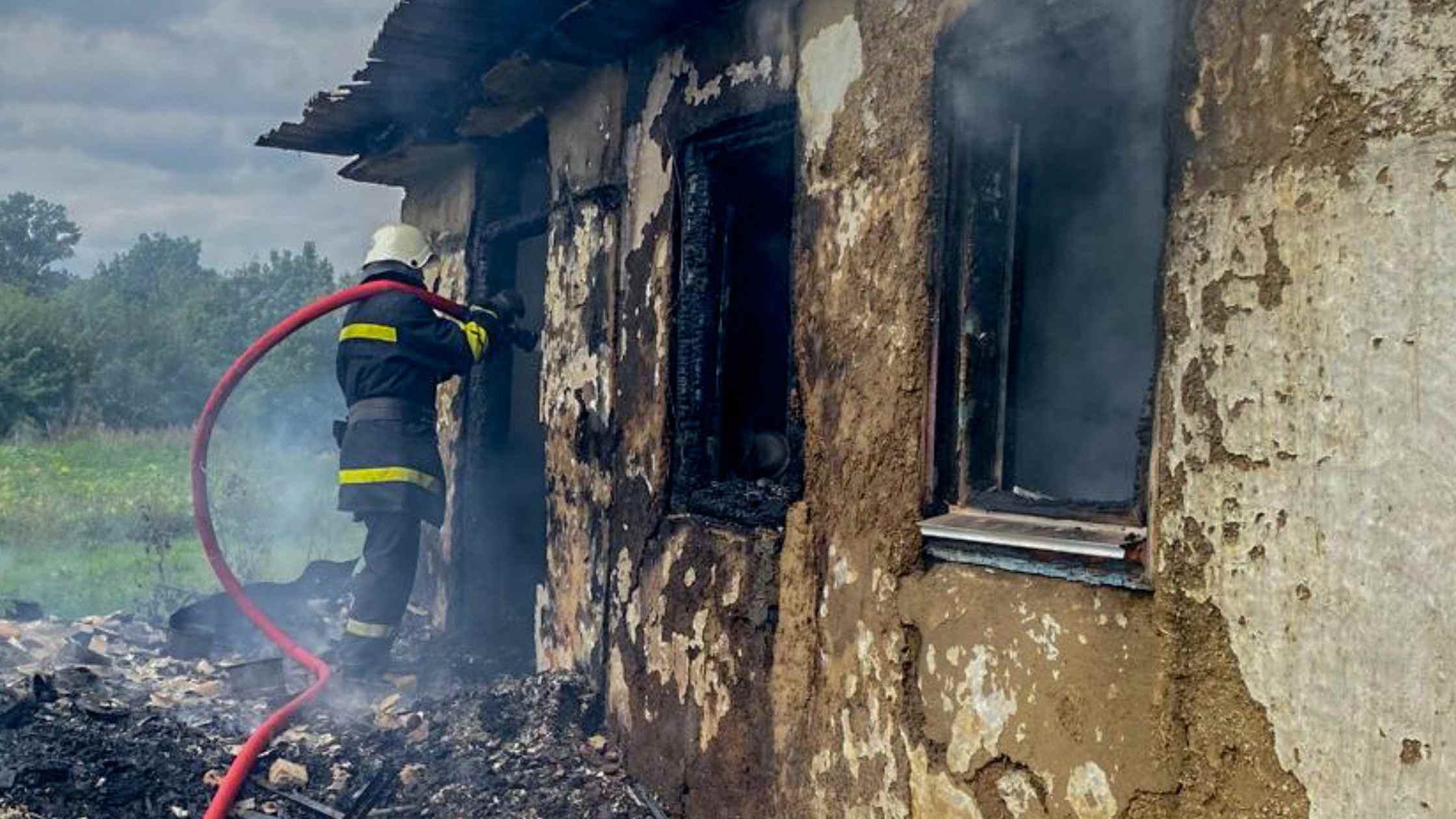 Дворічна дівчинка на Вінниччині бавилась з сірниками й підпалила хату