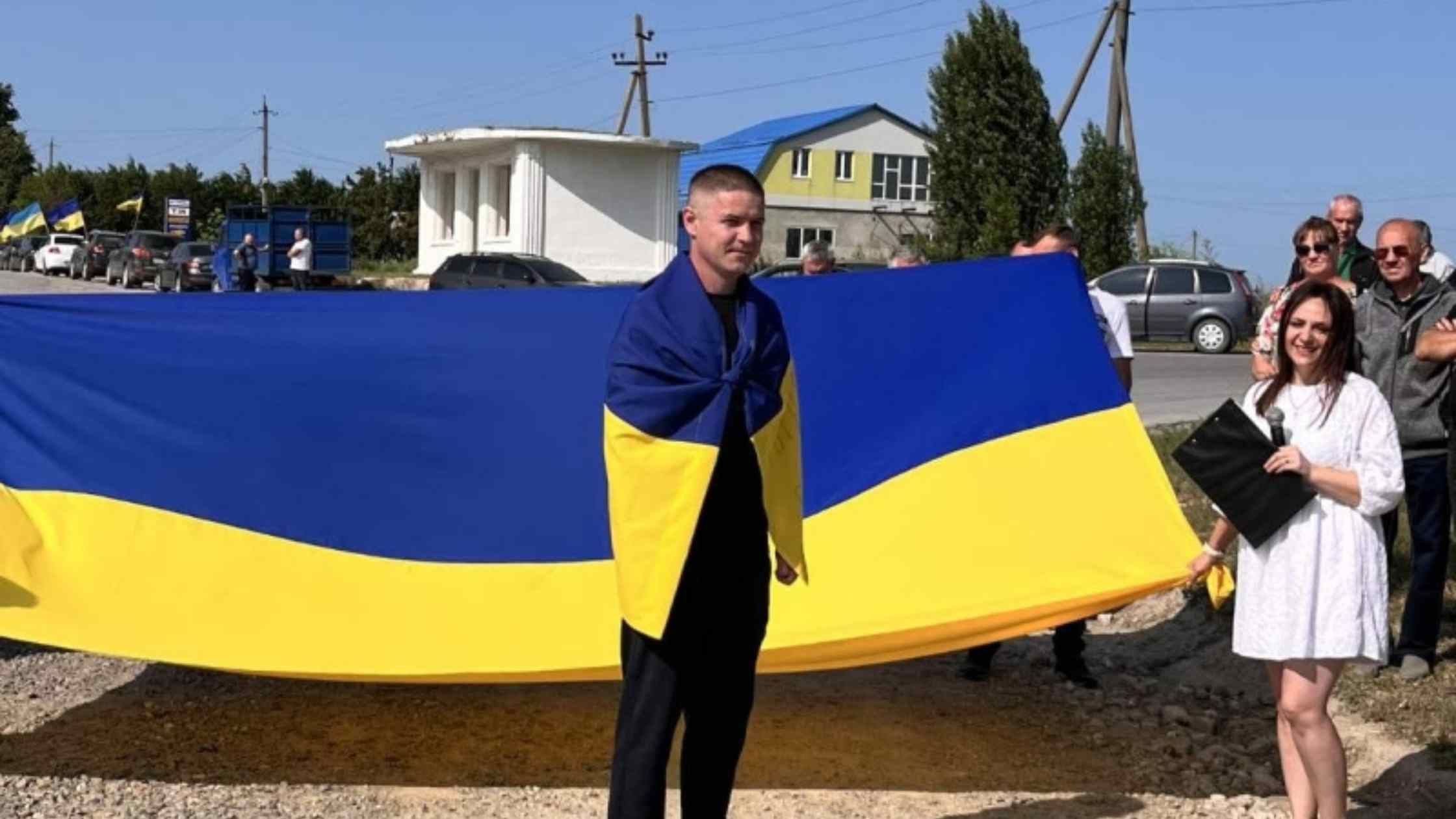 Городківська громада зустріла свого земляка, який повернувся з полону