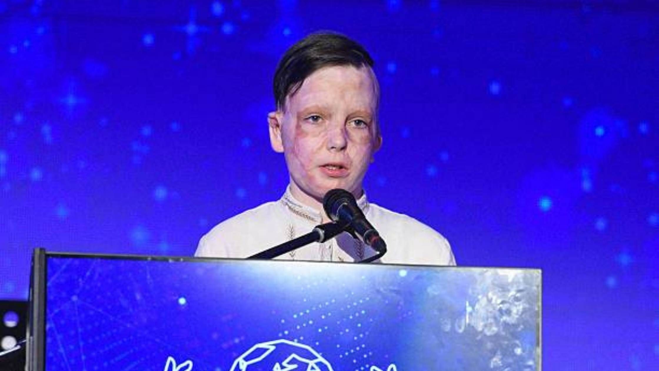 Хлопчик, який вижив під час ракетної атаки на Вінницю, отримав міжнародну кінематографічну нагороду