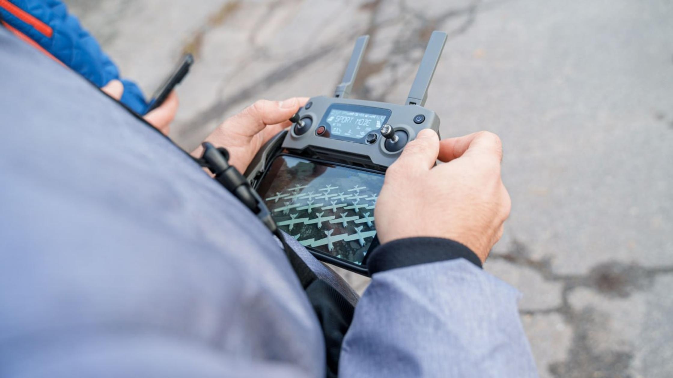 Команда гуманітарного штабу передала обладнання ще двом бойовим підрозділам