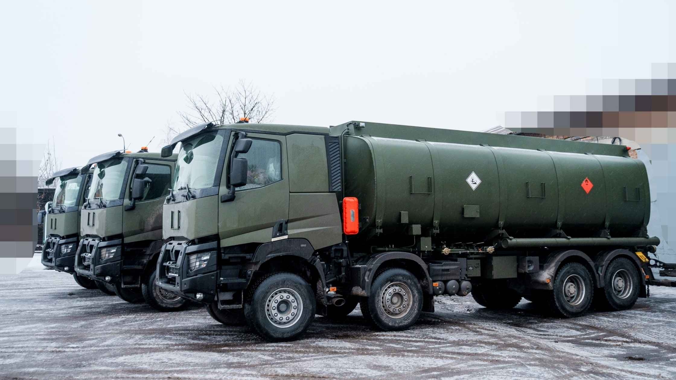 Команда гумштабу передала підрозділу Повітряних Сил потужні паливозаправники