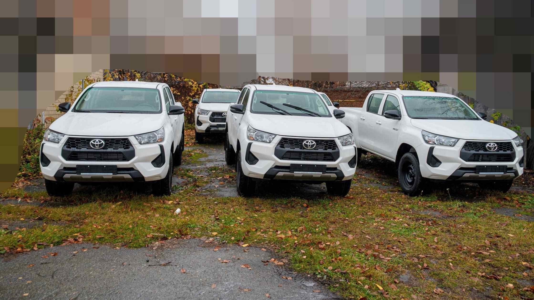 Команда Міжрегіонального координаційного гумштабу передала авто п’яти військовим формуванням